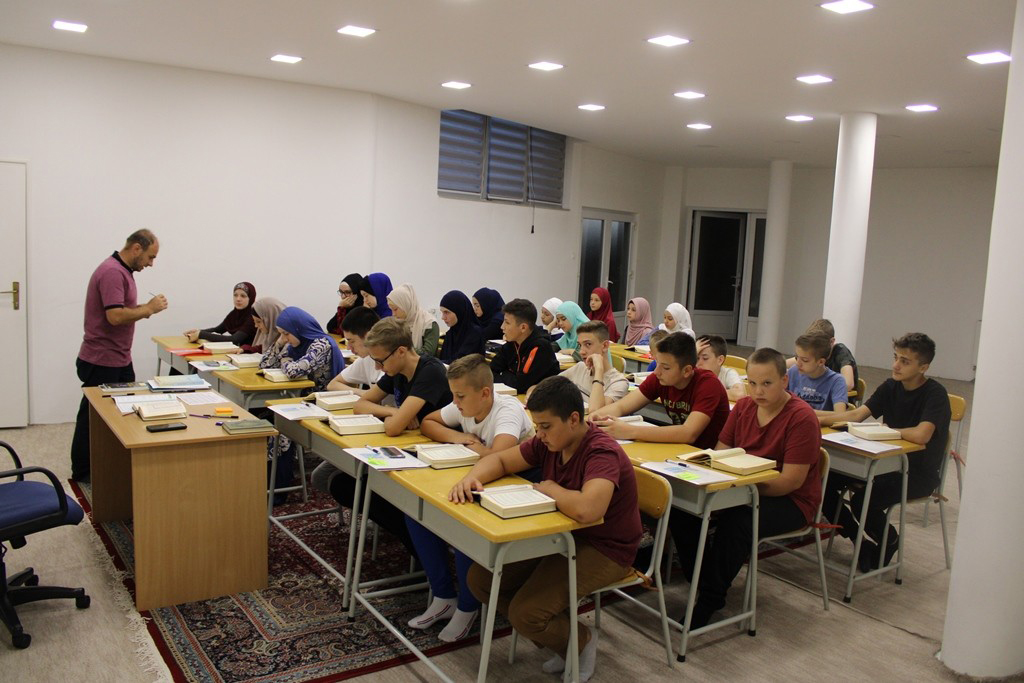 Balkanlardaki Öğrenciler Genç KOMEK'le Verimli Bir Yaz Dönemi Geçirdi