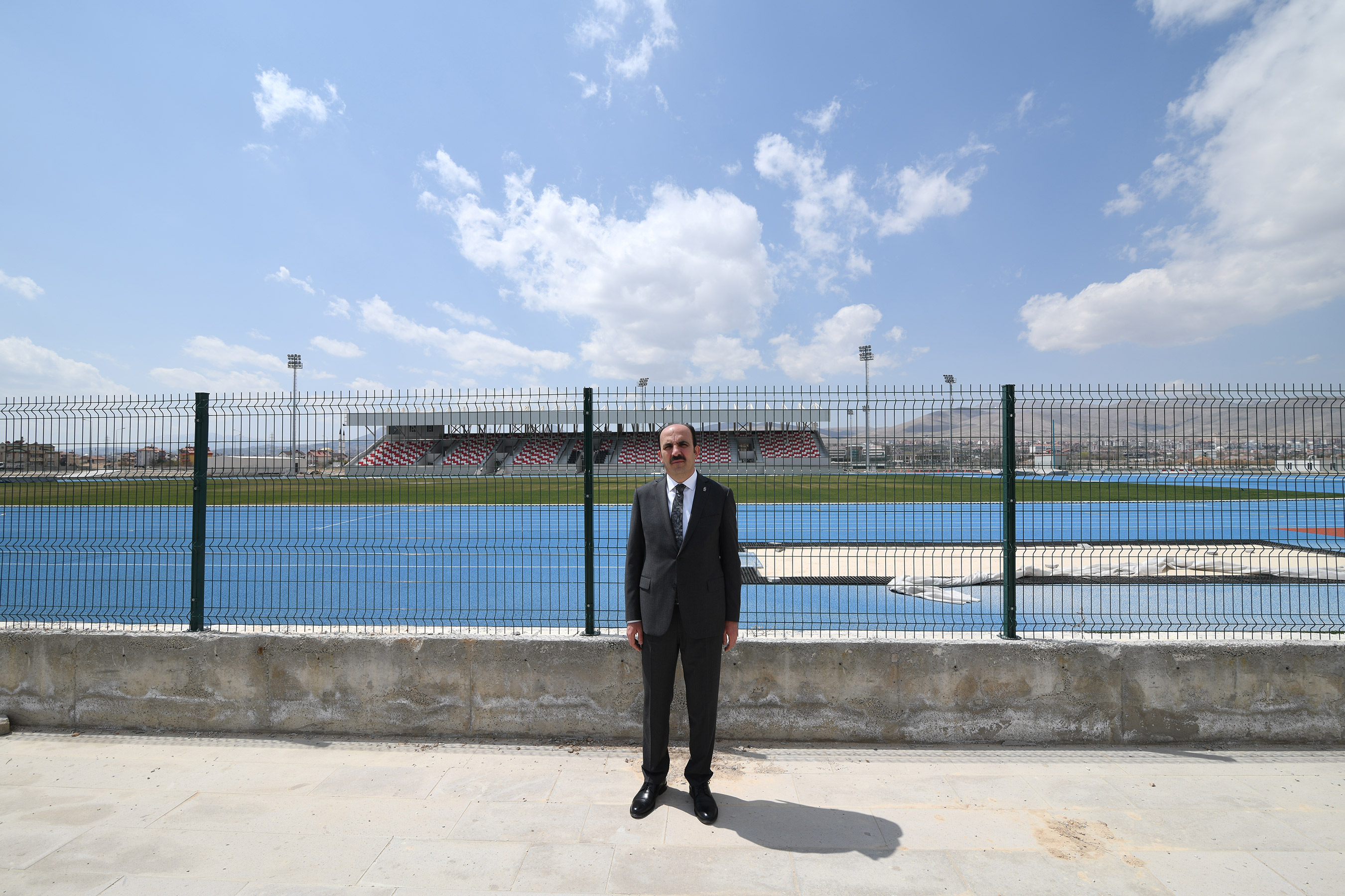Başkan Altay: 'Olimpik Yüzme Havuzu ve Atletizm Pisti İslami Dayanışma Oyunlarına Hazır'