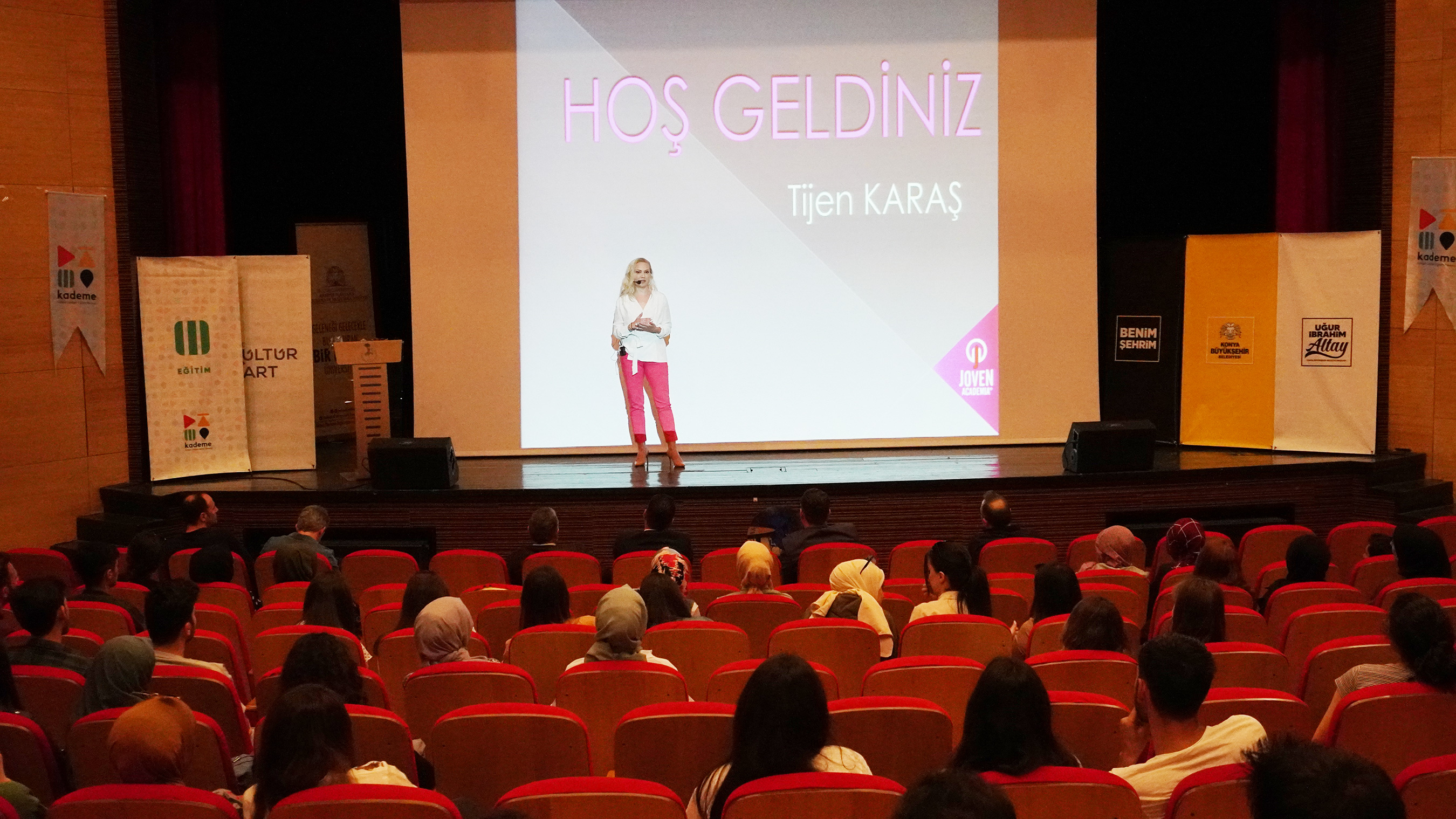 Konya Büyükşehir'den İlçelerdeki Üniversite Öğrencilerine 'Biz Bize Festival'