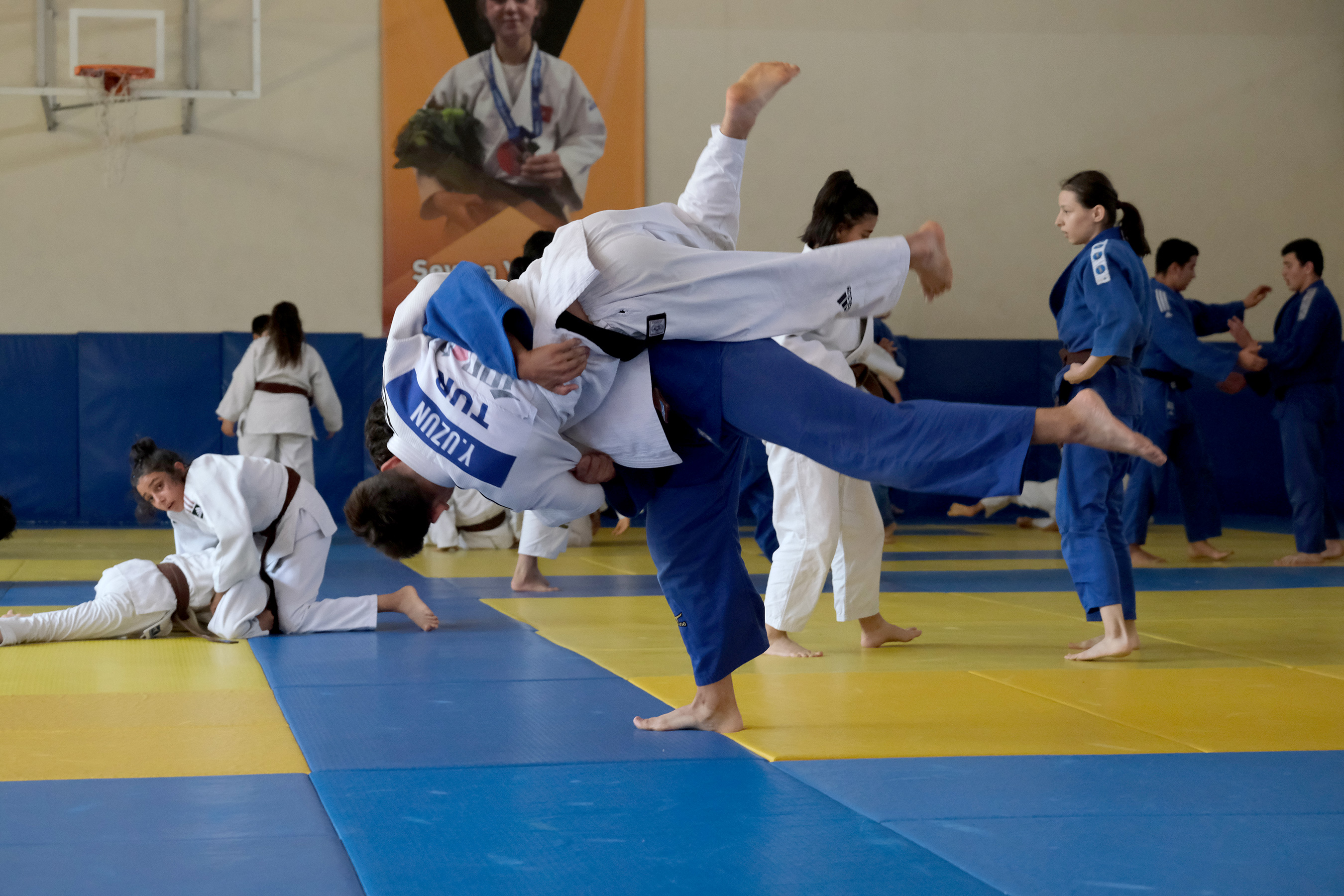 Dünya Judo Federasyonu Organizasyon Kurulu Başkanı'ndan Büyükşehir Belediyespor'a Ziyaret
