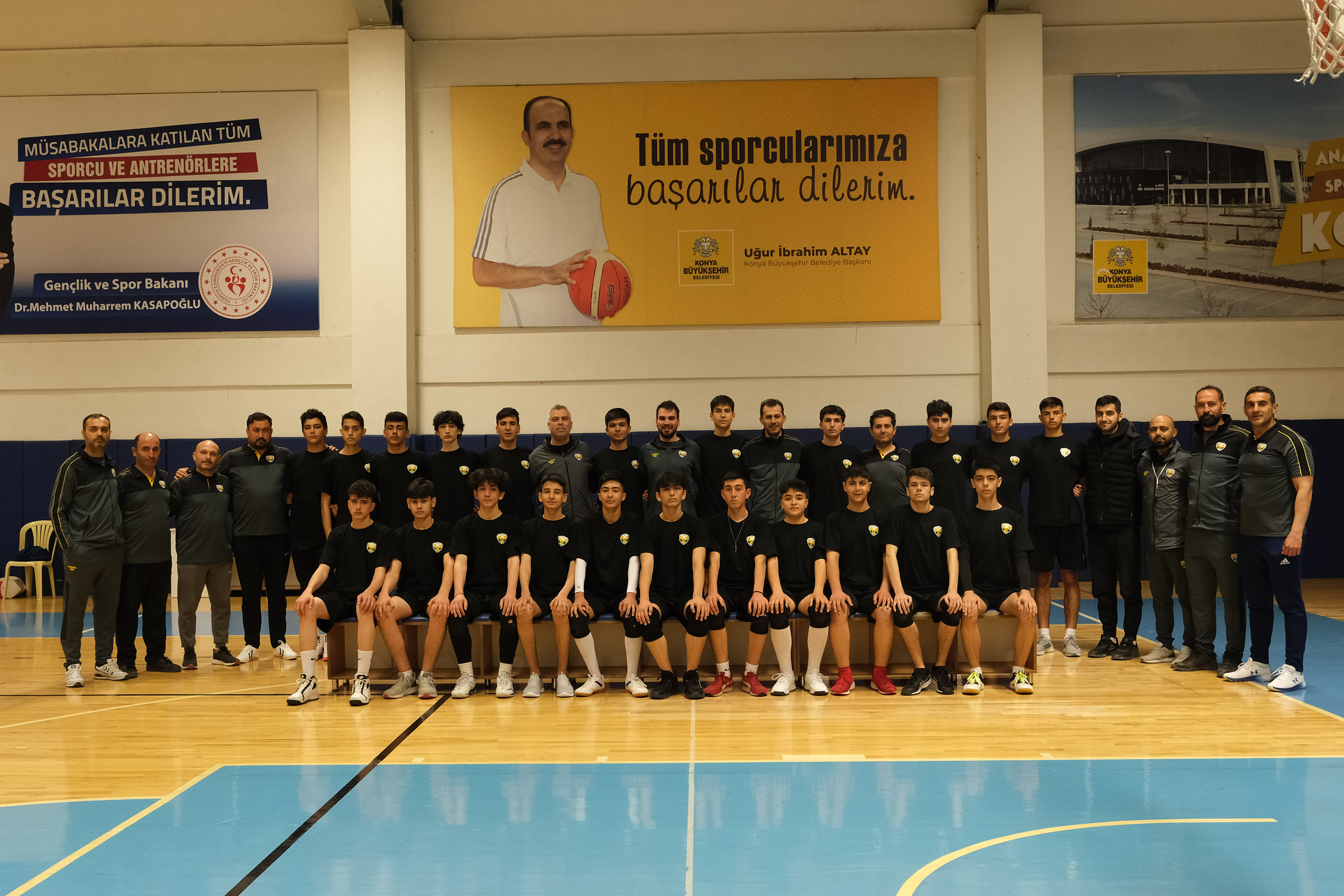 Genç Voleybolcular Gelişim Kampında Buluştu