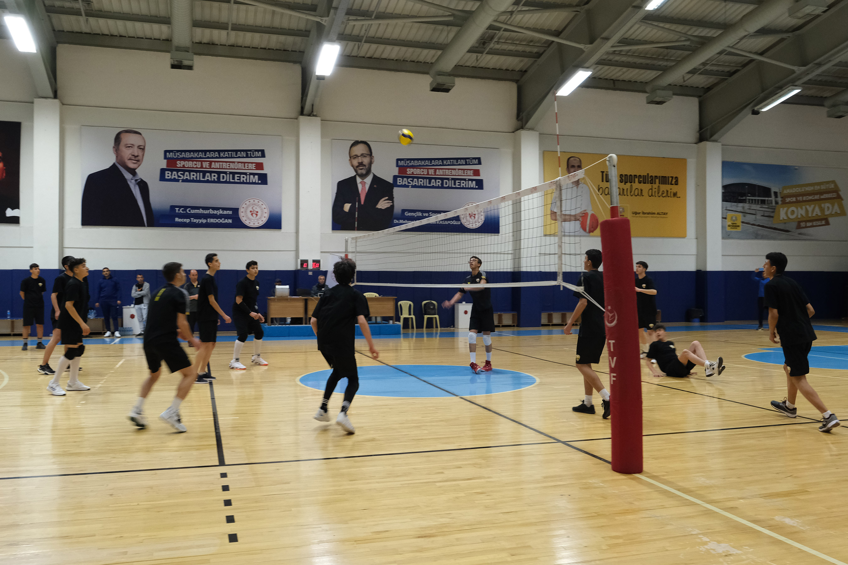 Genç Voleybolcular Gelişim Kampında Buluştu