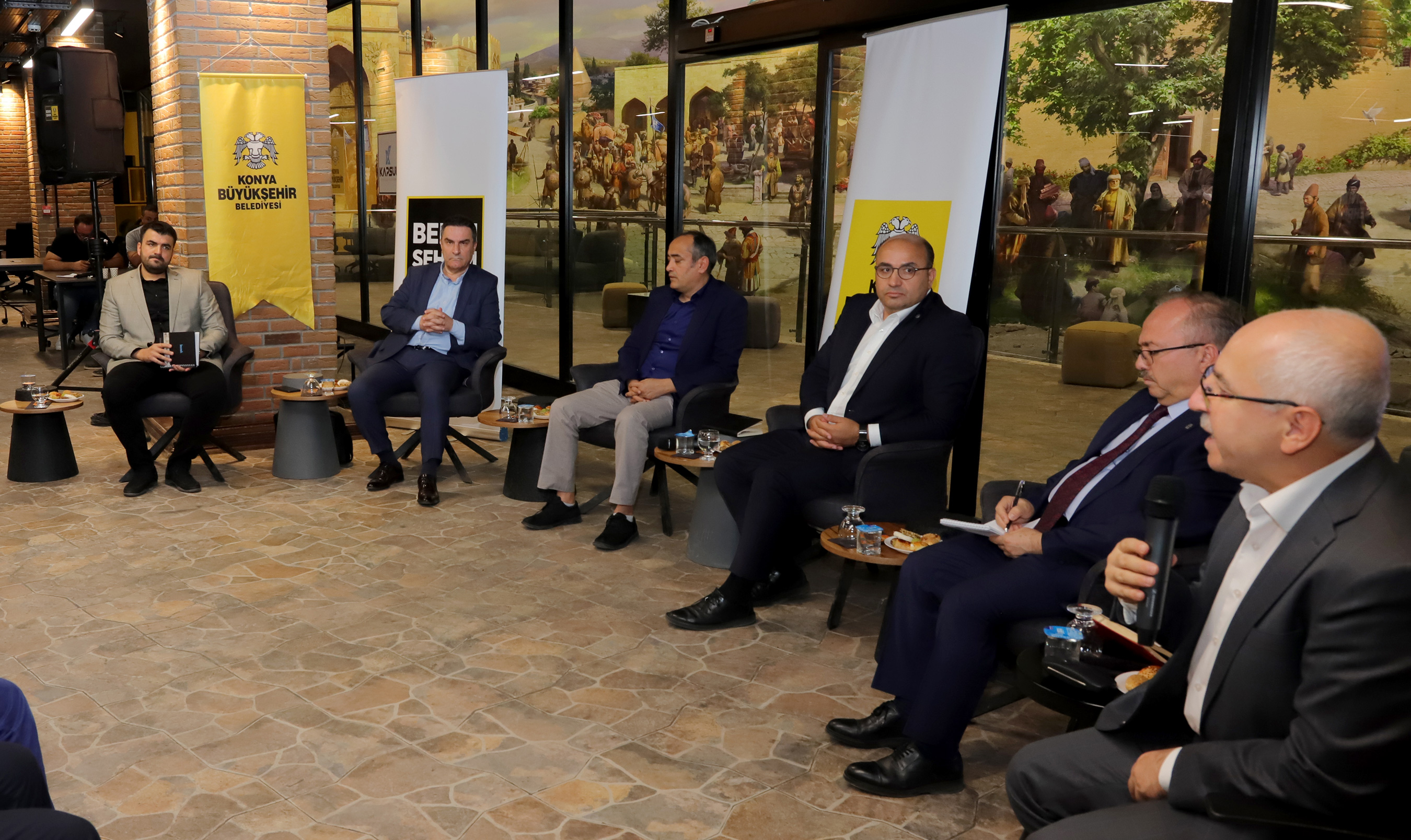 Kapsül'de Türkiye'nin Dış Politikası Konuşuldu