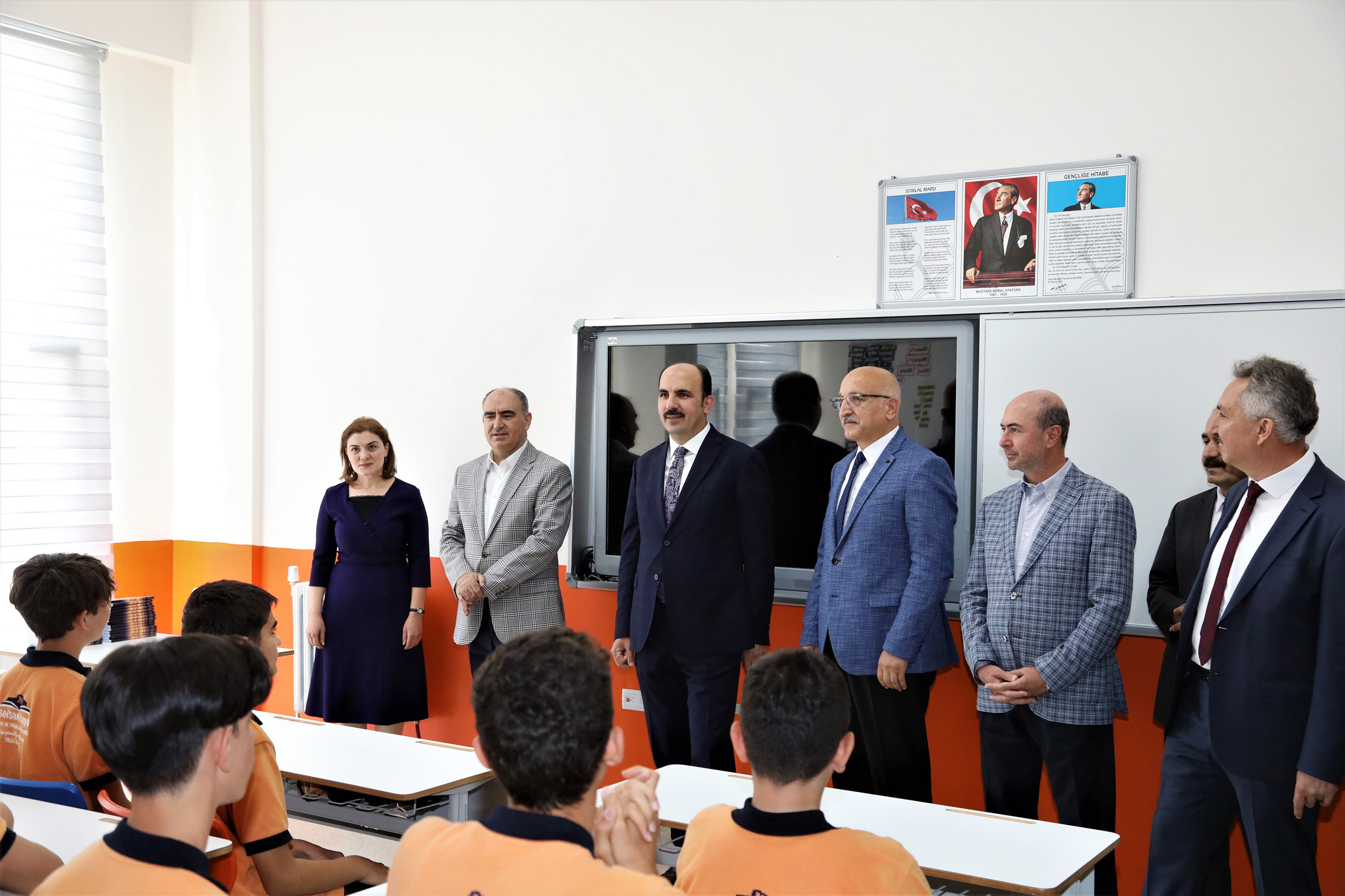 Başkan Altay Öğrencilerin Karne Heyecanına Ortak Oldu