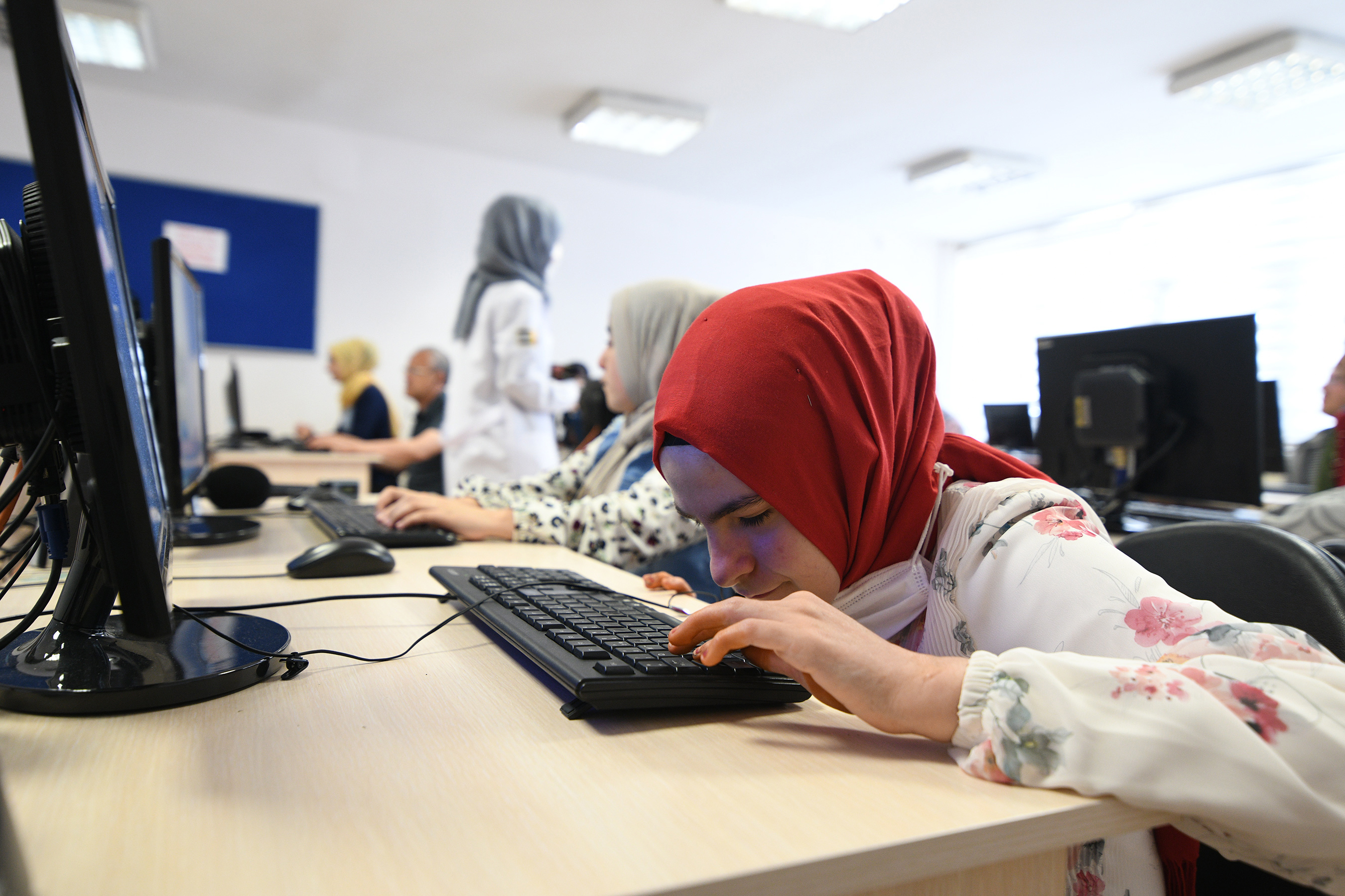 Görme Engelliler KOMEK'te Bilgisayar Kullanmayı ve İngilizce'yi Öğreniyor