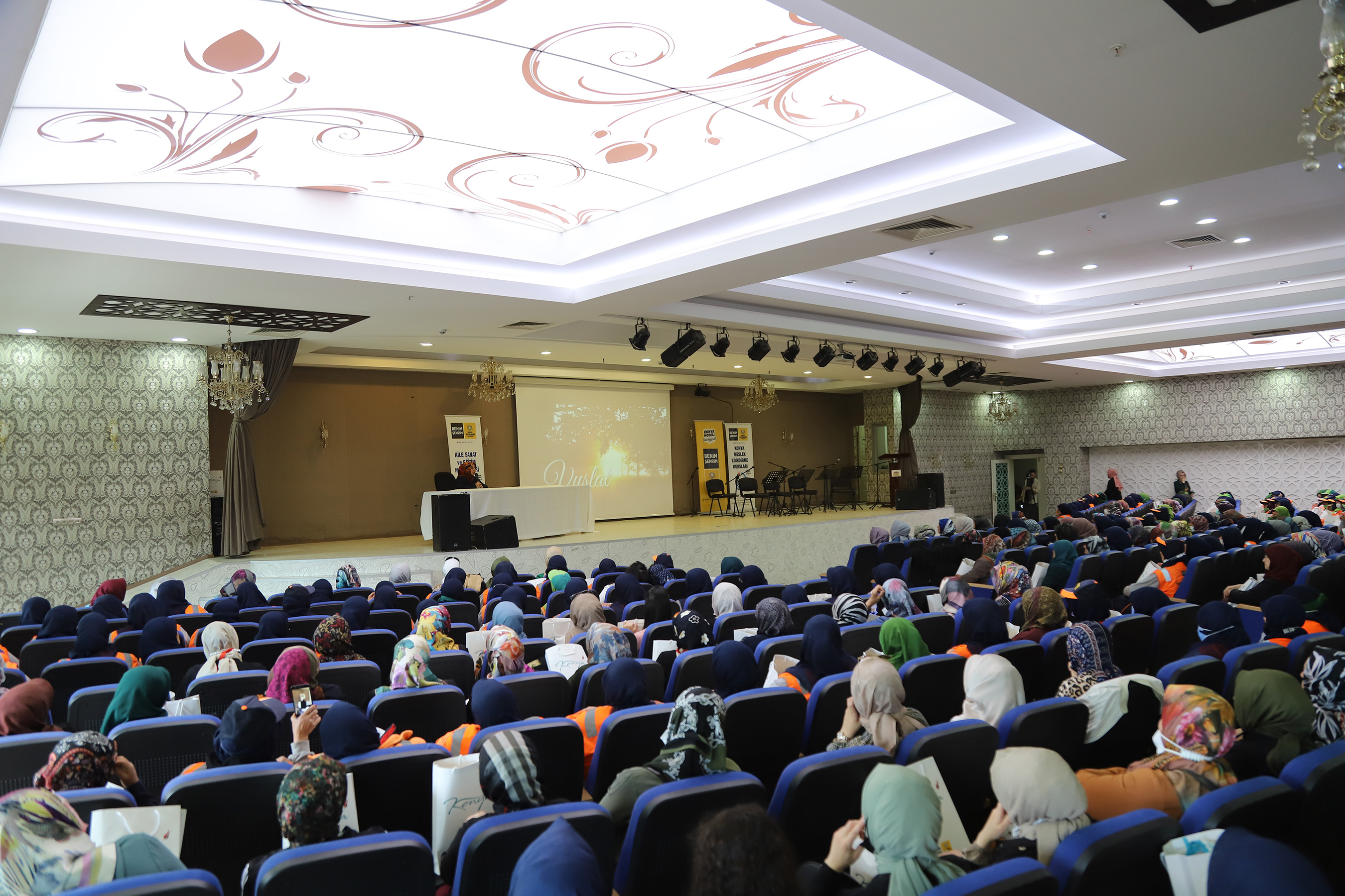 KOMEK'ten Kadir Gecesi'ne Özel Program