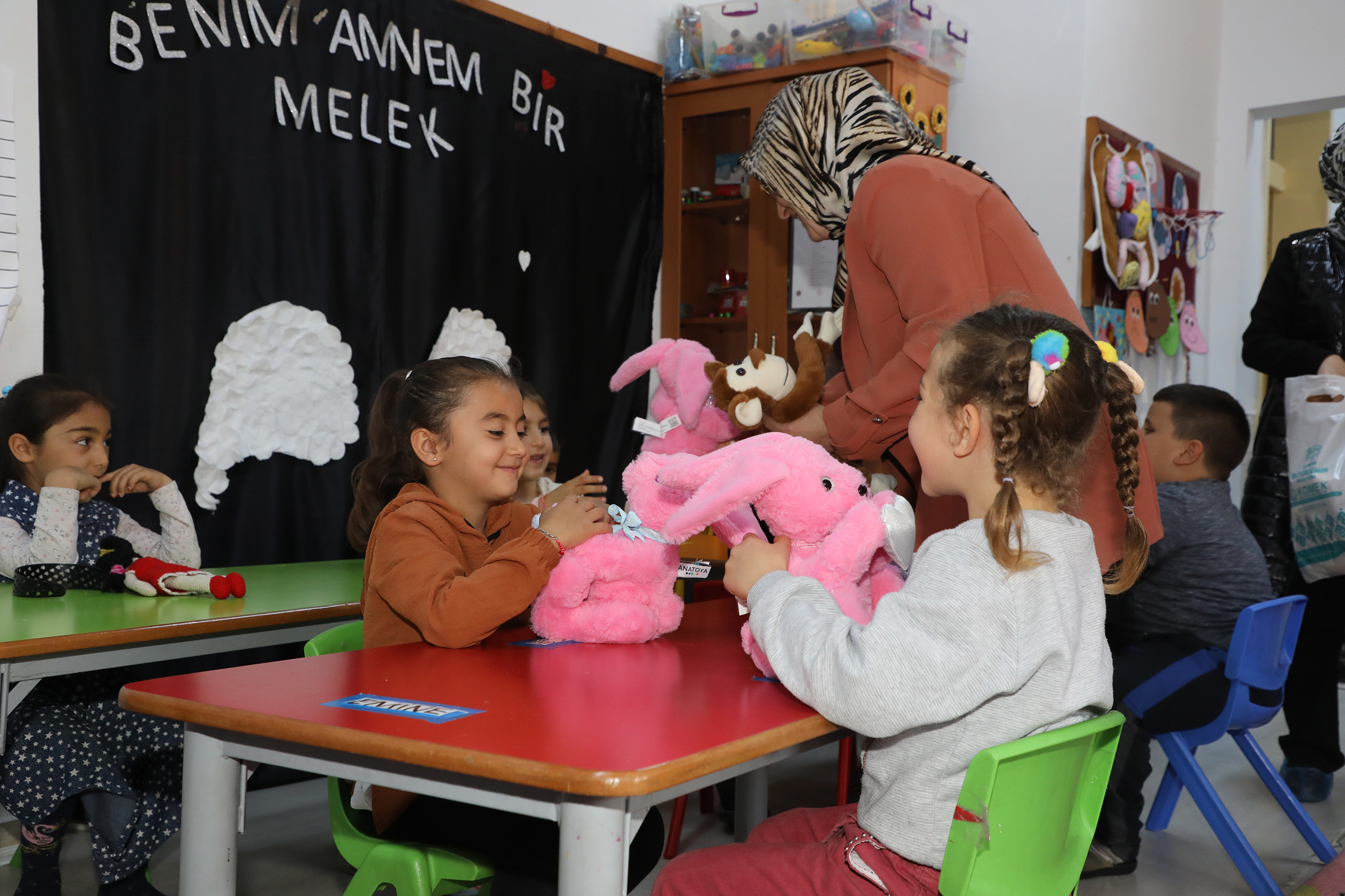 KOMEK'te Üretilen Sağlıklı Oyuncaklar Çocukları Mutlu Etti 