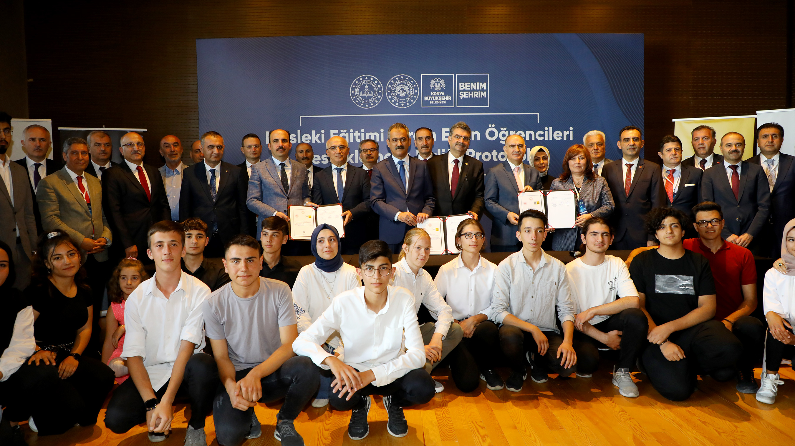 Konya Büyükşehir Mesleki Eğitimi Tercih Eden 5 Bin Öğrenciye Ayda 300 TL Burs Verecek