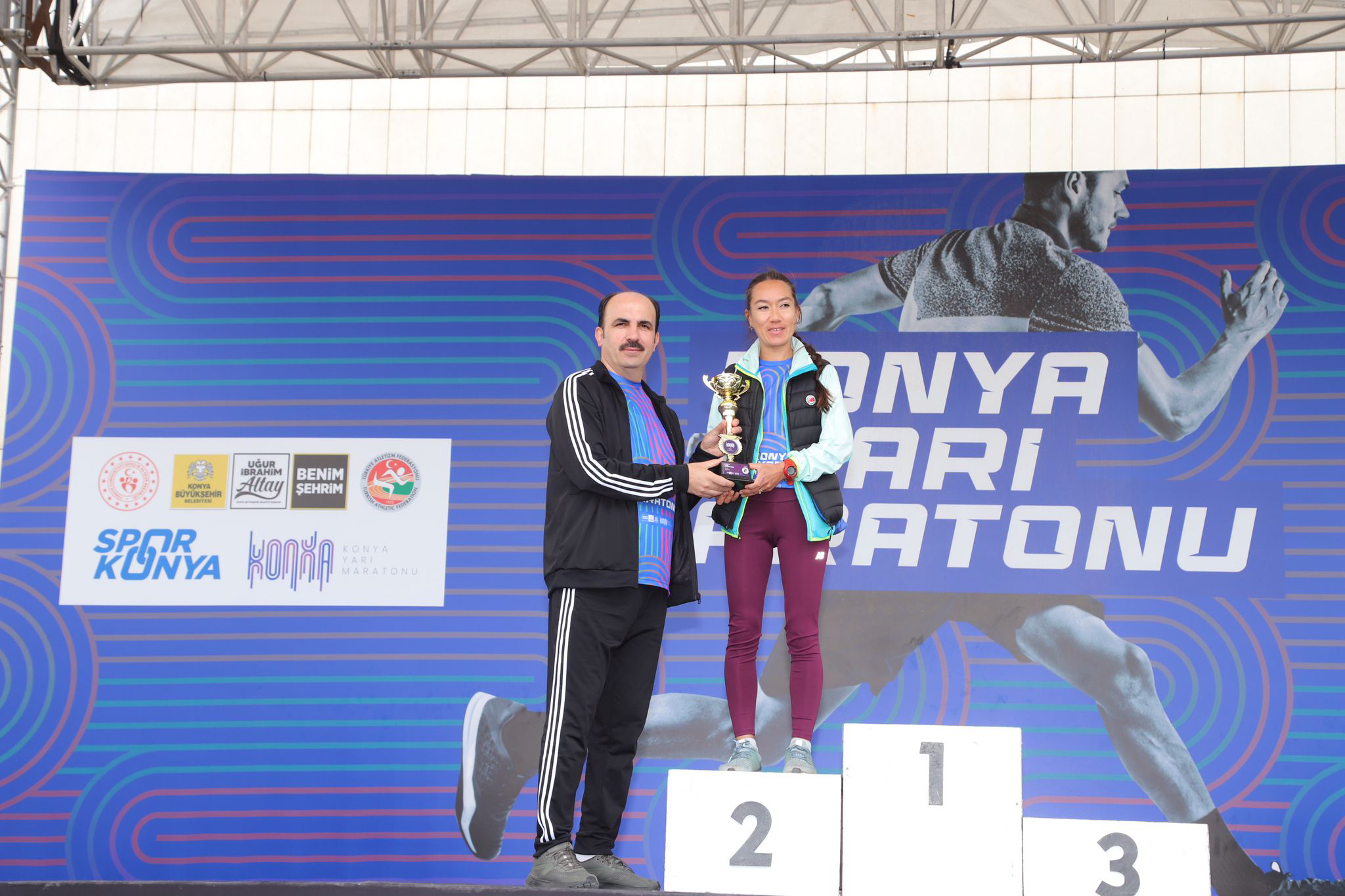 Konya'da Binlerce Sporcunun Katılımıyla Yarı Maraton Coşkusu Yaşandı 