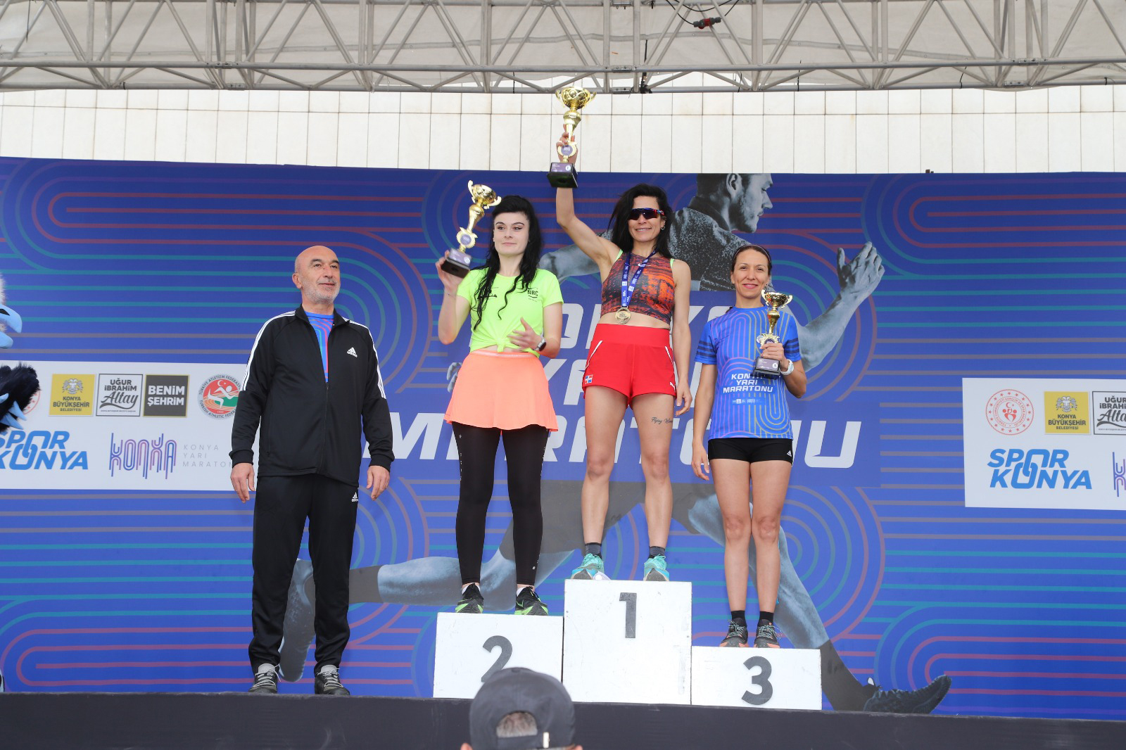 Konya'da Binlerce Sporcunun Katılımıyla Yarı Maraton Coşkusu Yaşandı 