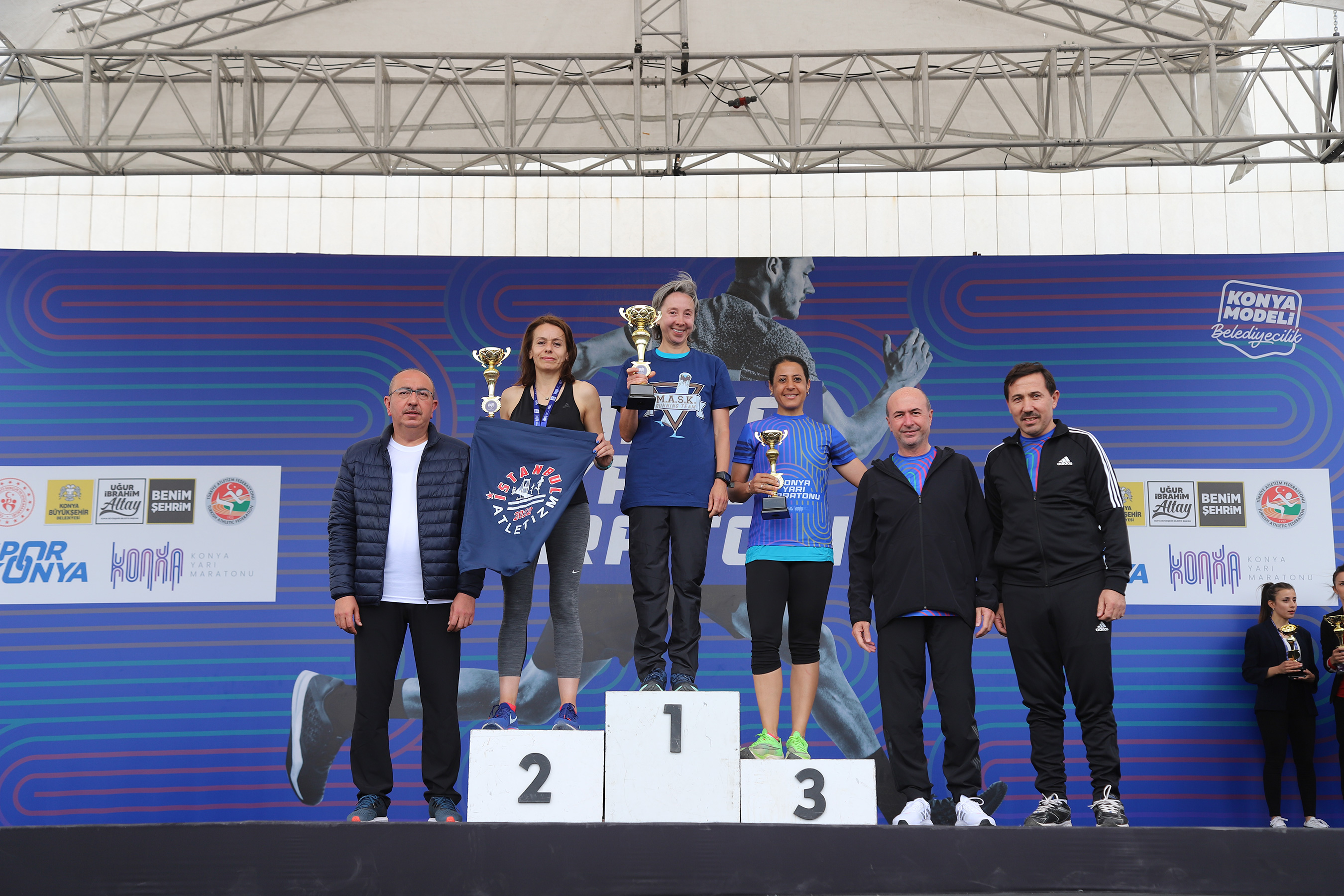 Konya'da Binlerce Sporcunun Katılımıyla Yarı Maraton Coşkusu Yaşandı 