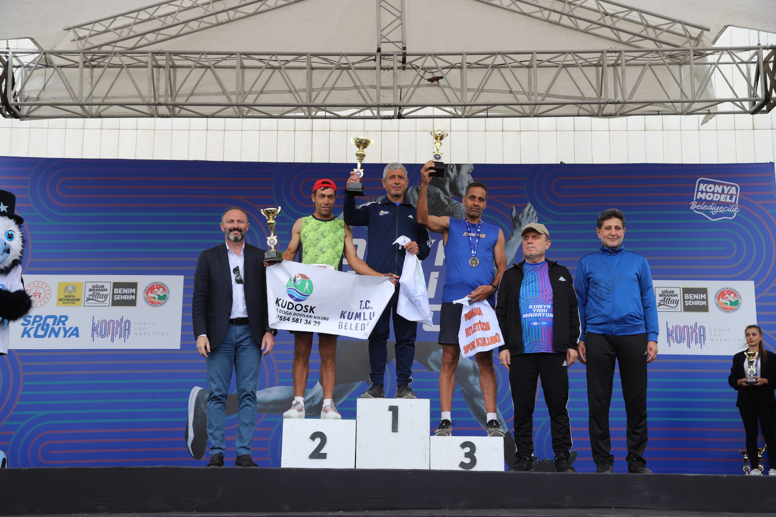 Konya'da Binlerce Sporcunun Katılımıyla Yarı Maraton Coşkusu Yaşandı 