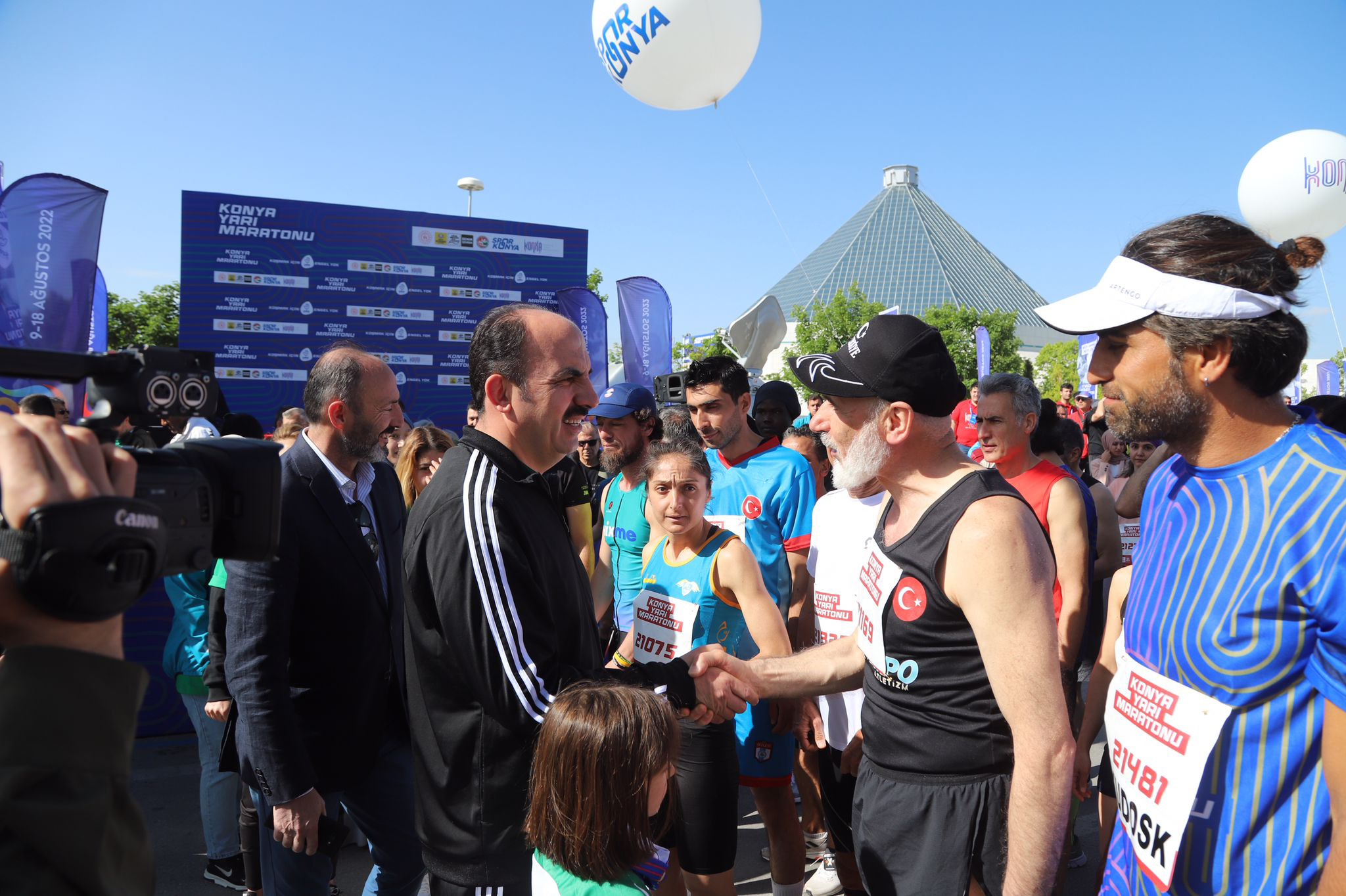 Konya'da Binlerce Sporcunun Katılımıyla Yarı Maraton Coşkusu Yaşandı 