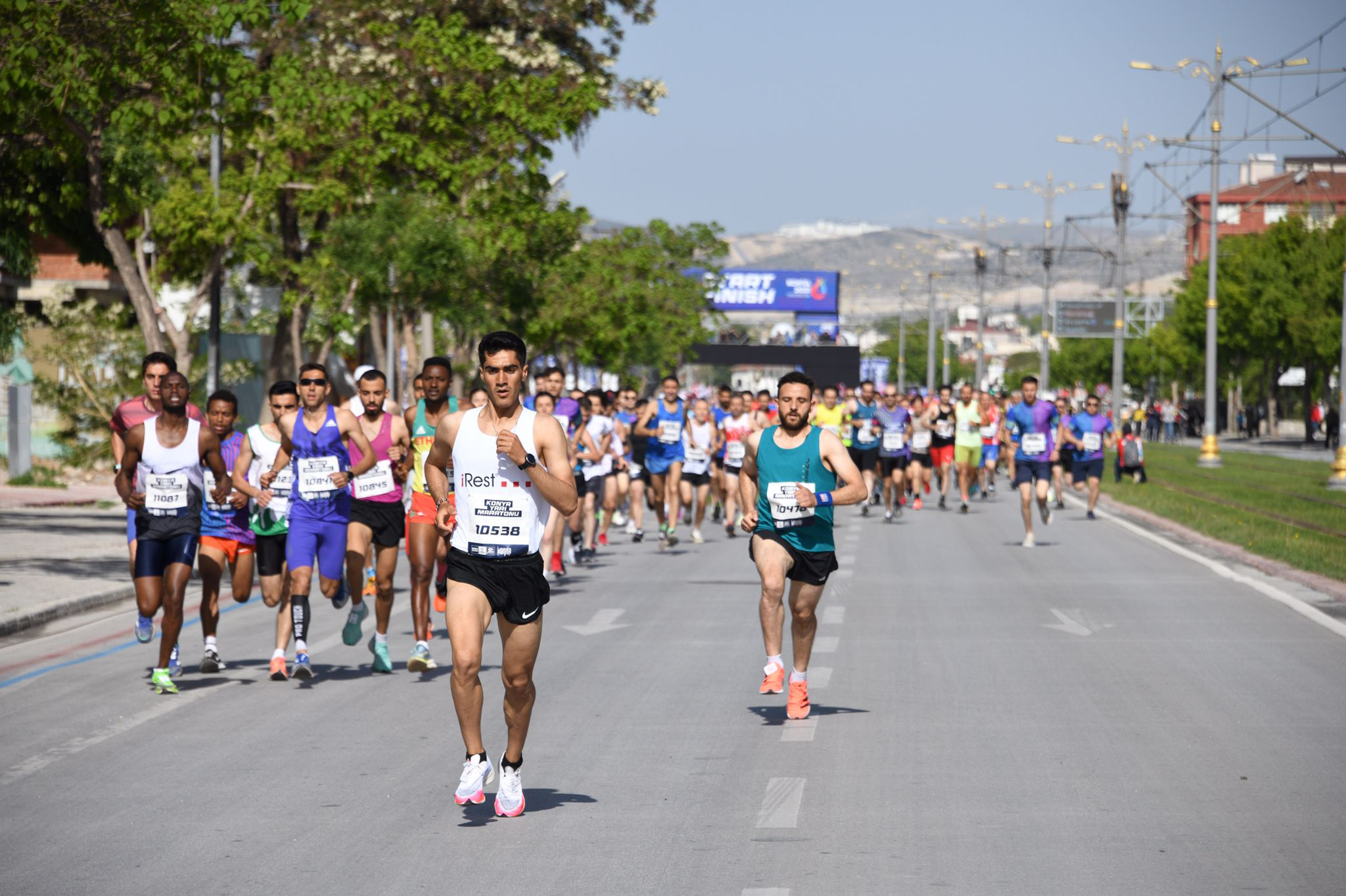 Konya'da Binlerce Sporcunun Katılımıyla Yarı Maraton Coşkusu Yaşandı 