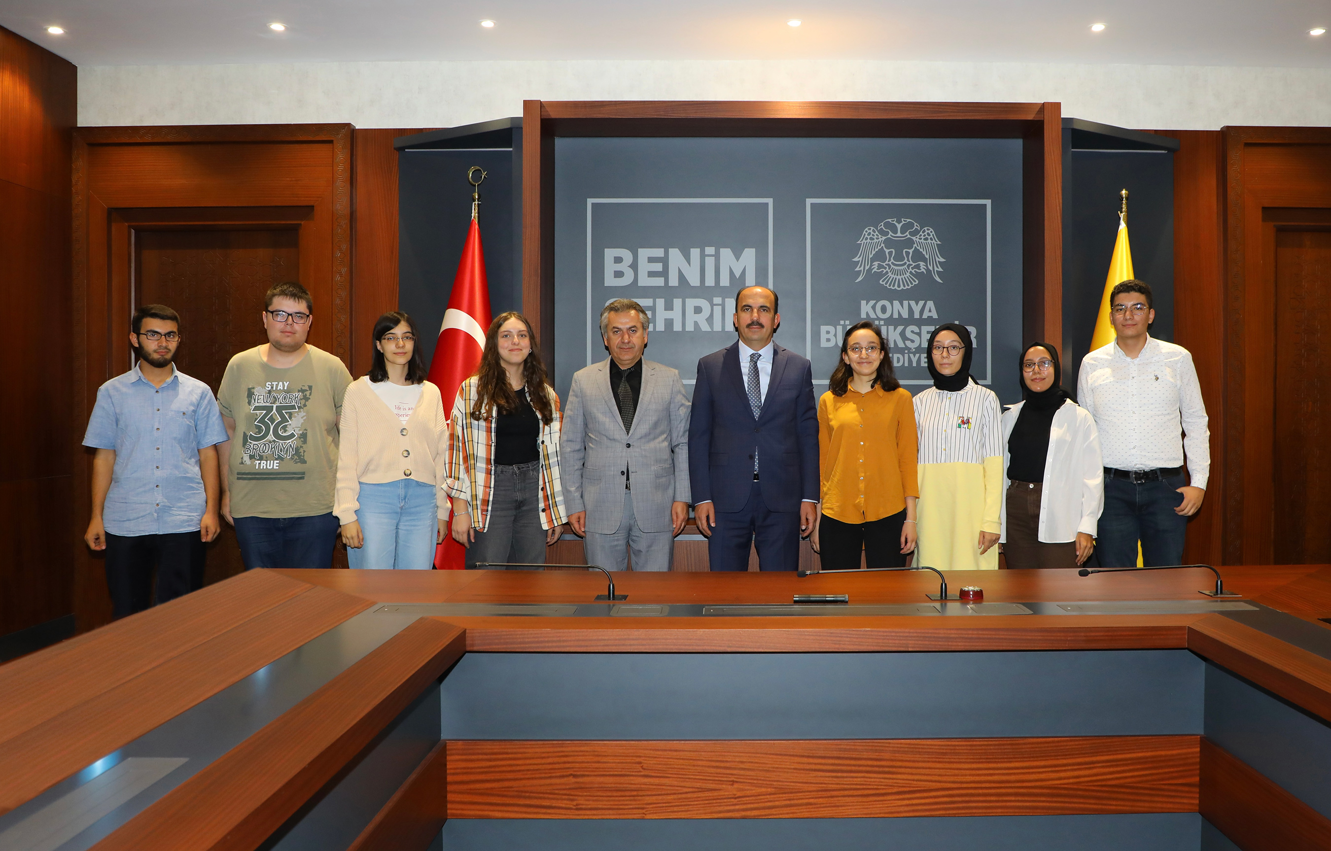 Başkan Altay YKS'de İlk 100'e Giren Konyalı Öğrencilerle Buluştu 