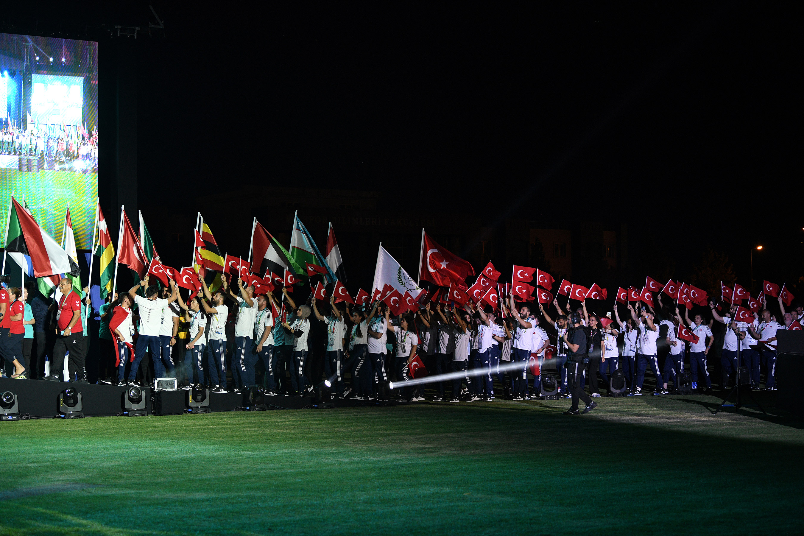 5. İslami Dayanışma Oyunları Coşkulu Törenle Sona Erdi