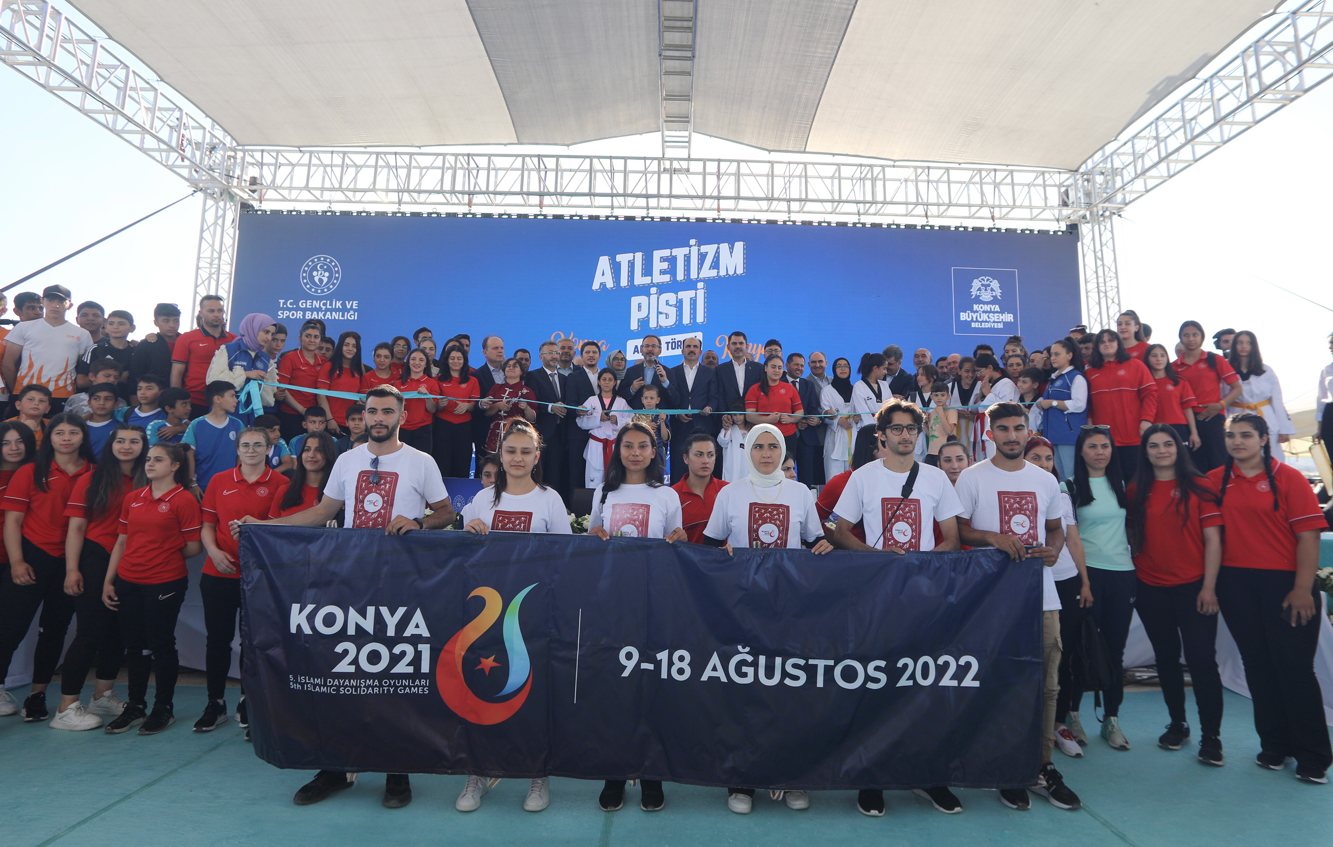 Konya'ya Dünya Standartlarında Atletizm Pistinin Açılışı Yapıldı
