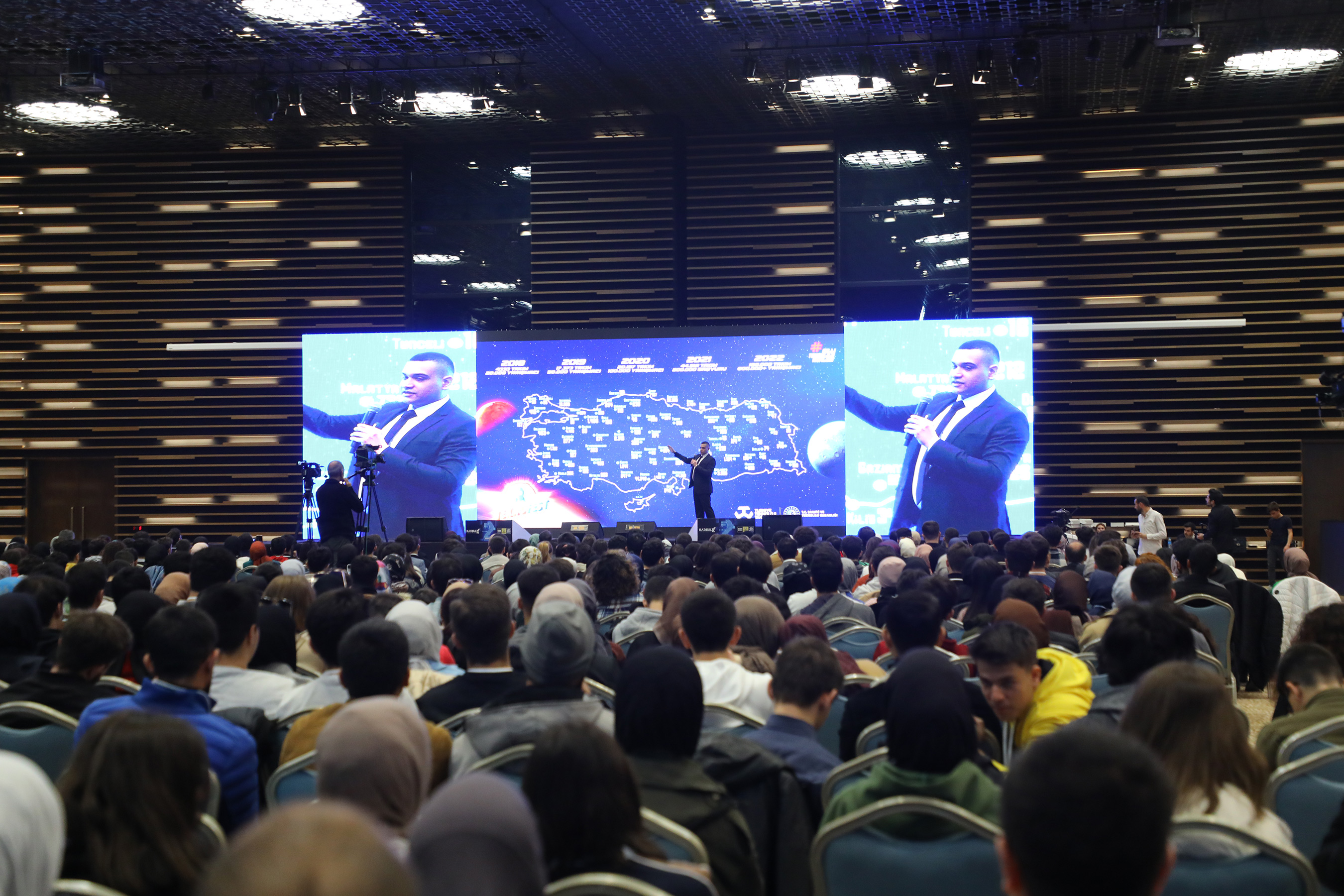 Başkan Altay: 'Sizler Türkiye'yi Çok Daha Büyük ve Güçlü Hale Getireceksiniz'