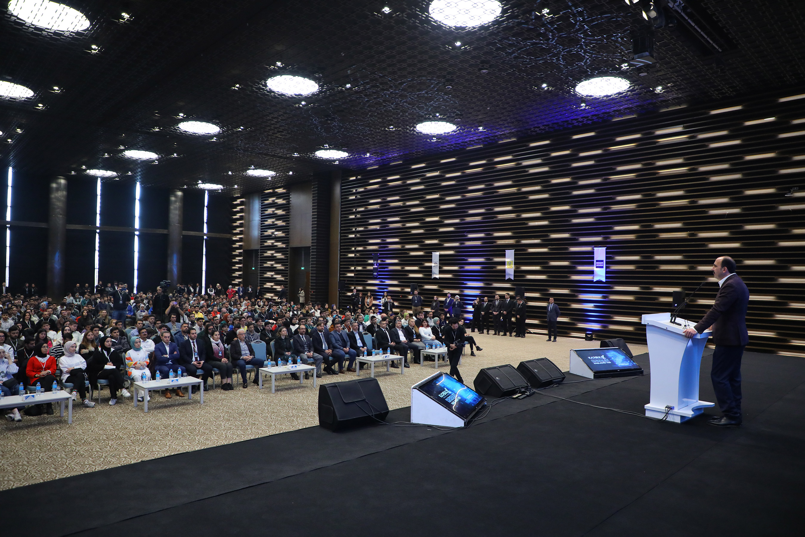 Başkan Altay: 'Sizler Türkiye'yi Çok Daha Büyük ve Güçlü Hale Getireceksiniz'