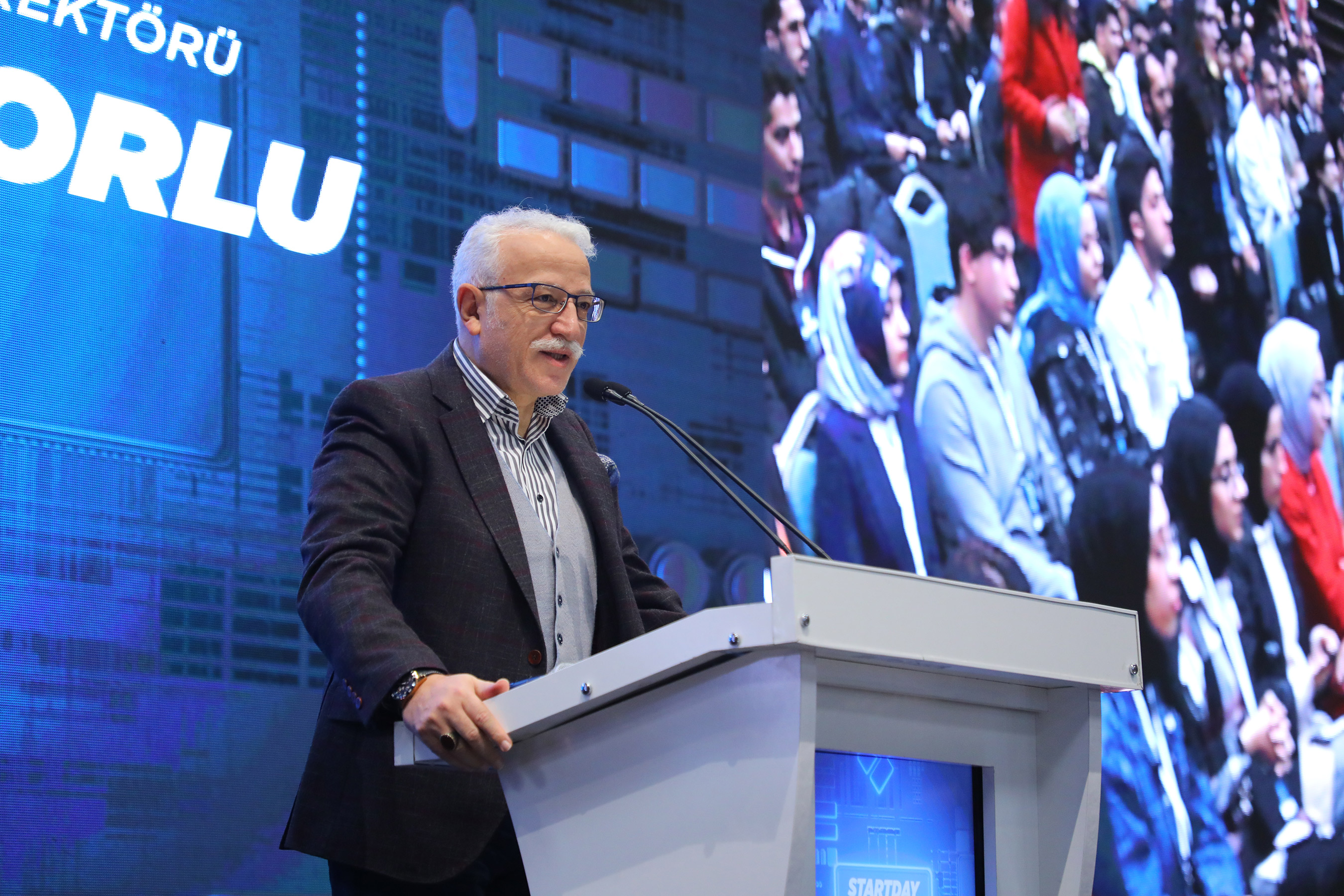 Başkan Altay: 'Sizler Türkiye'yi Çok Daha Büyük ve Güçlü Hale Getireceksiniz'