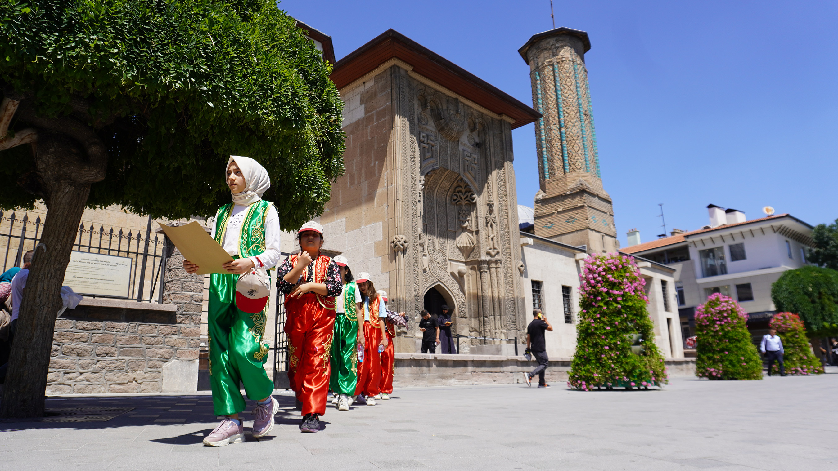 Genç KOMEK Öğrencileri Şehrin Kalbinde Yolculuk Yapıyor