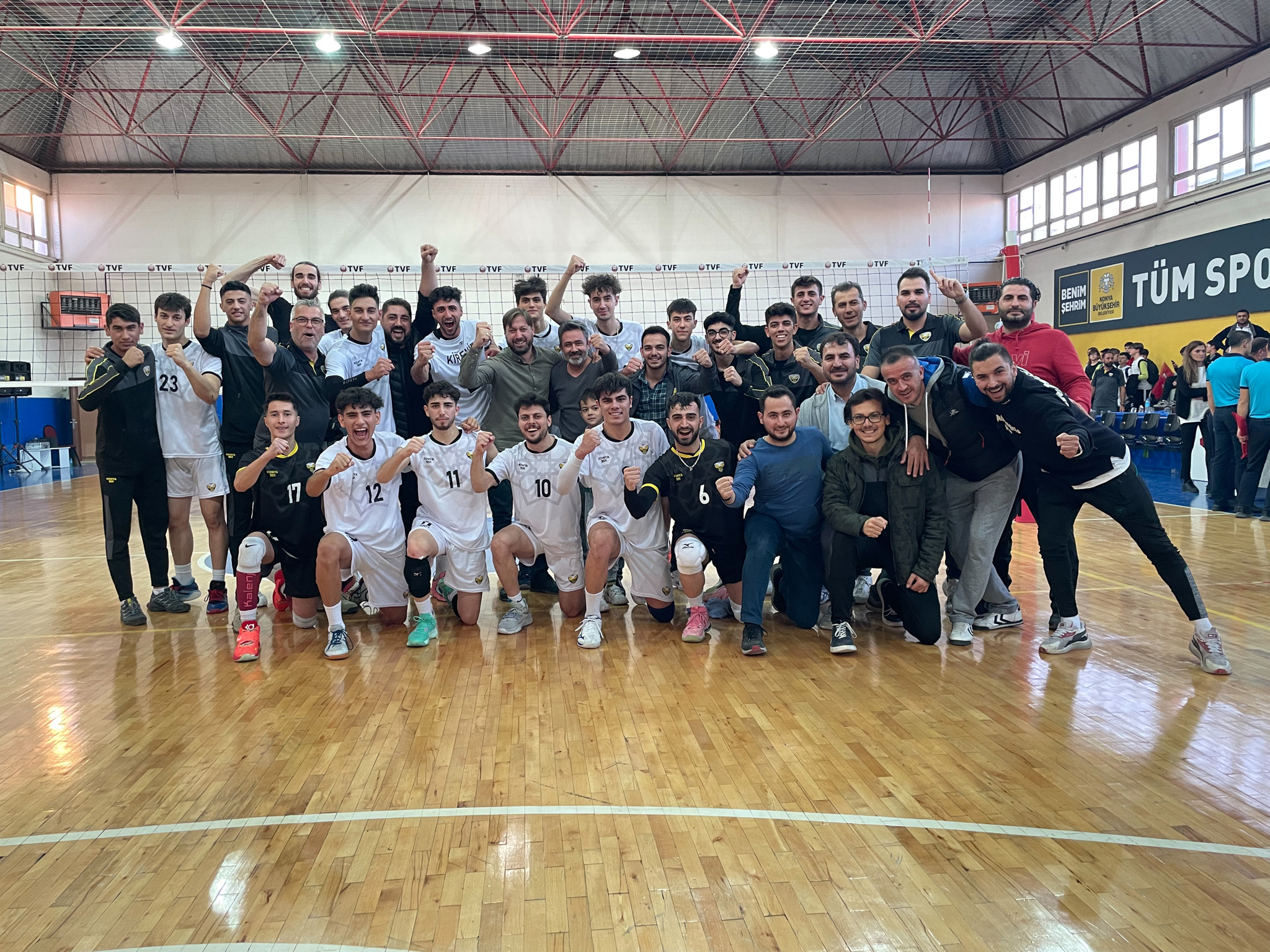 Büyükşehir Belediyespor Voleybolda Sezonu Galibiyetle Açtı