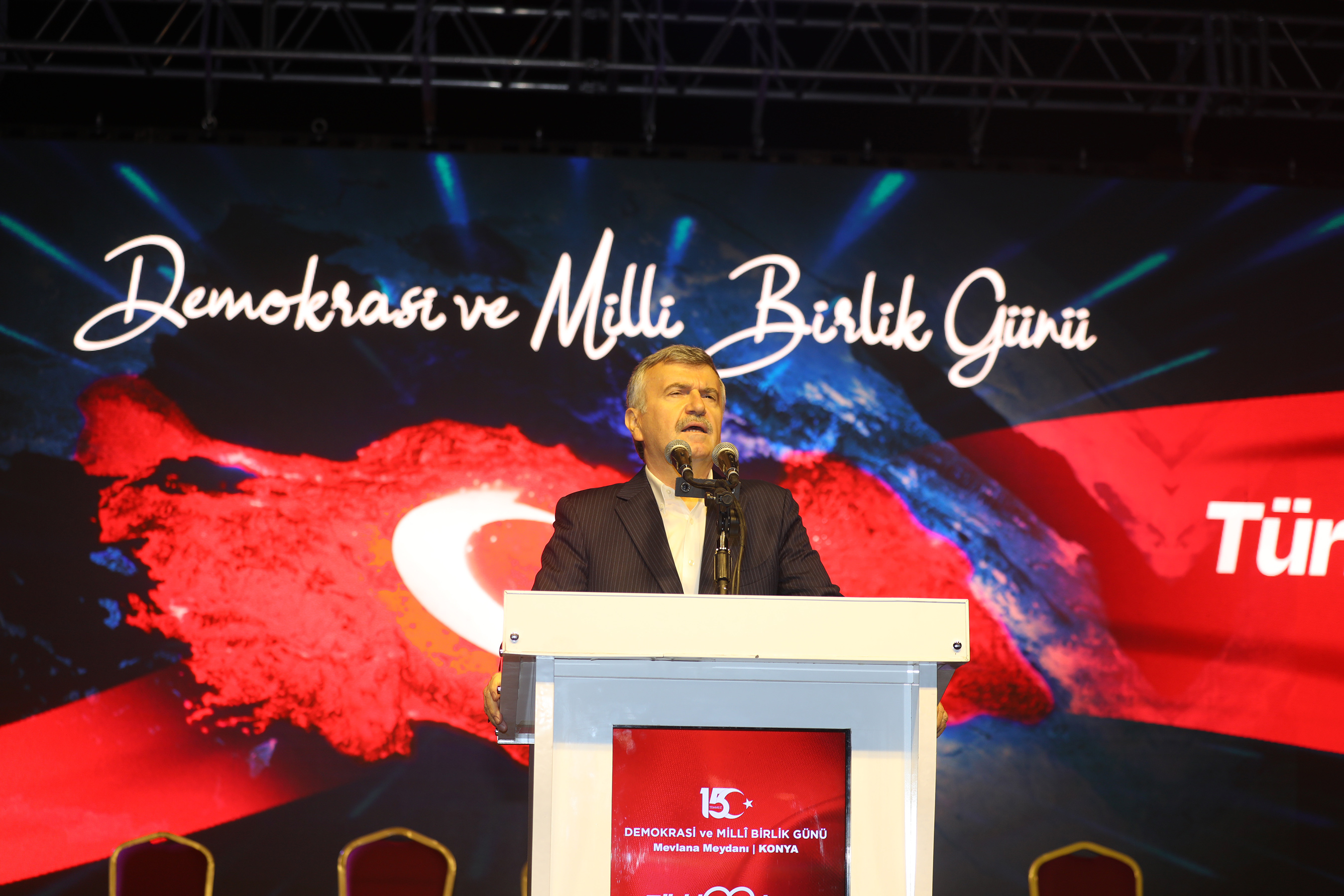 15 Temmuz'un 6. Yılında Konyalılar Mevlana Meydanı'nı Doldurdu