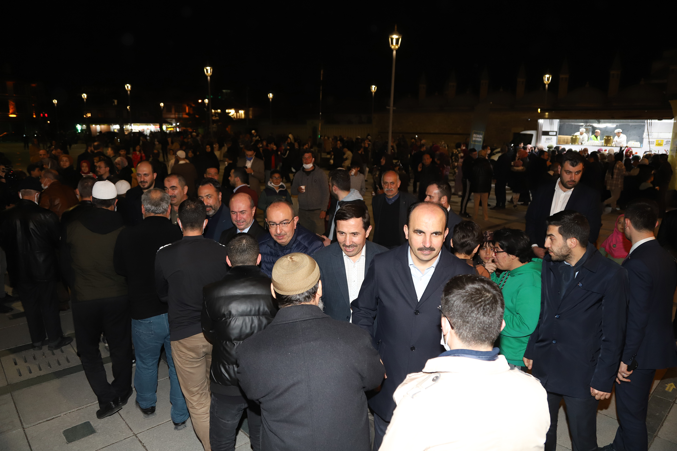 Konya'da İlk Teravih Coşkusu Yaşandı