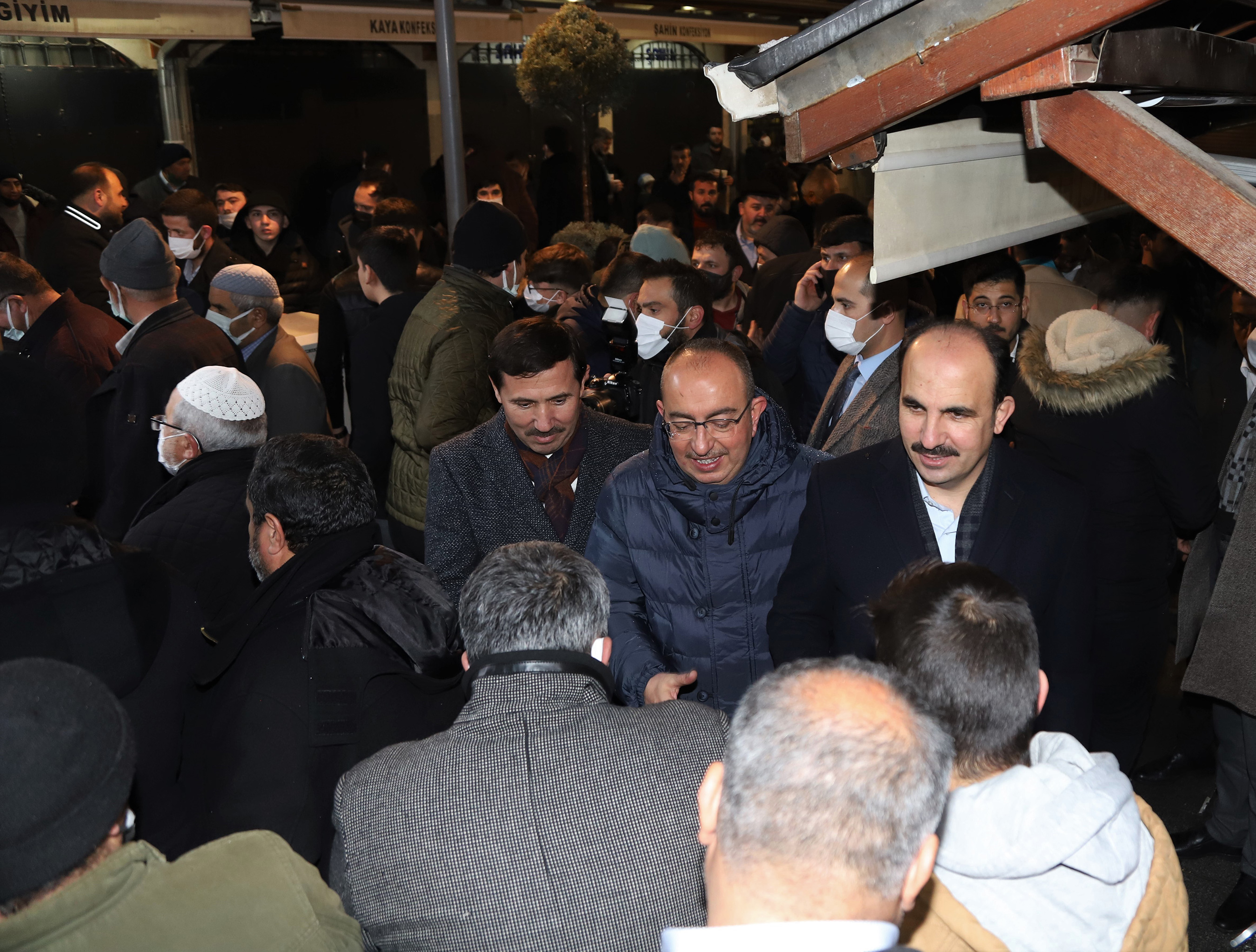 Başkan Altay Konyalıların Regaip Kandili Bereketine Ortak Oldu