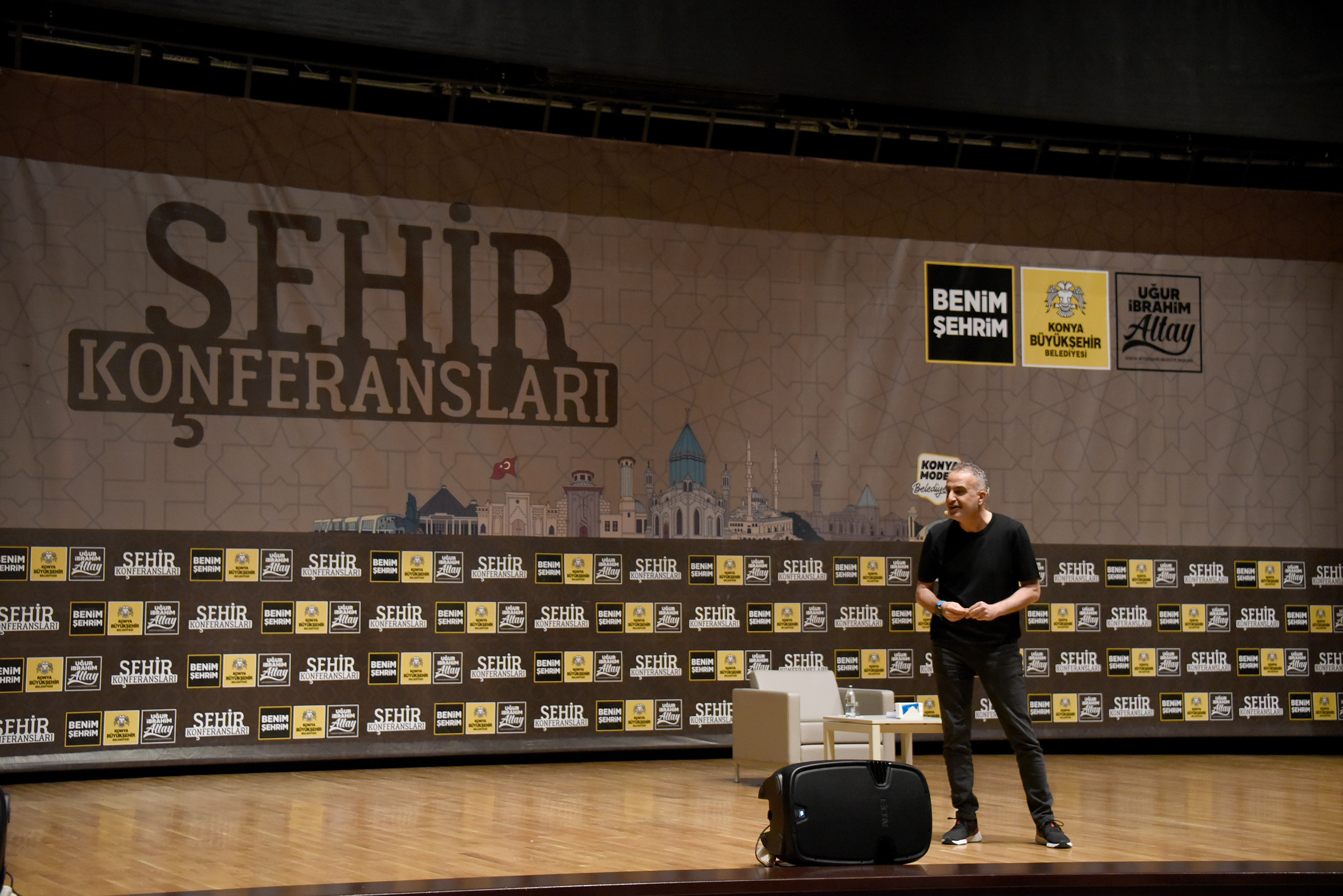 Şehir Konferanslarının Konuğu Bekir Develi Oldu