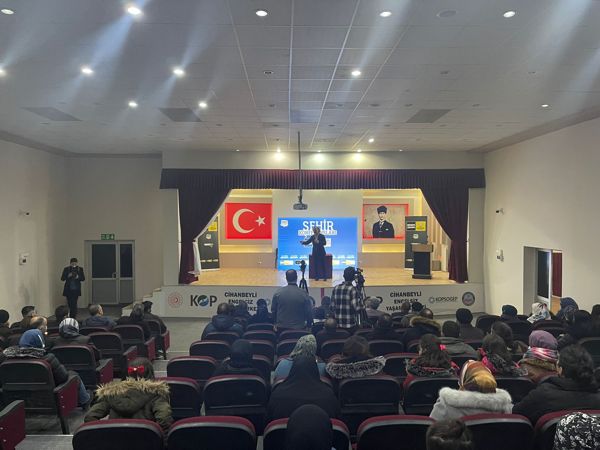 İlçelerdeki Şehir Konferanslarına Sıtkı Aslanhan Ve Alişan Kapaklıkaya Konuk Oldu