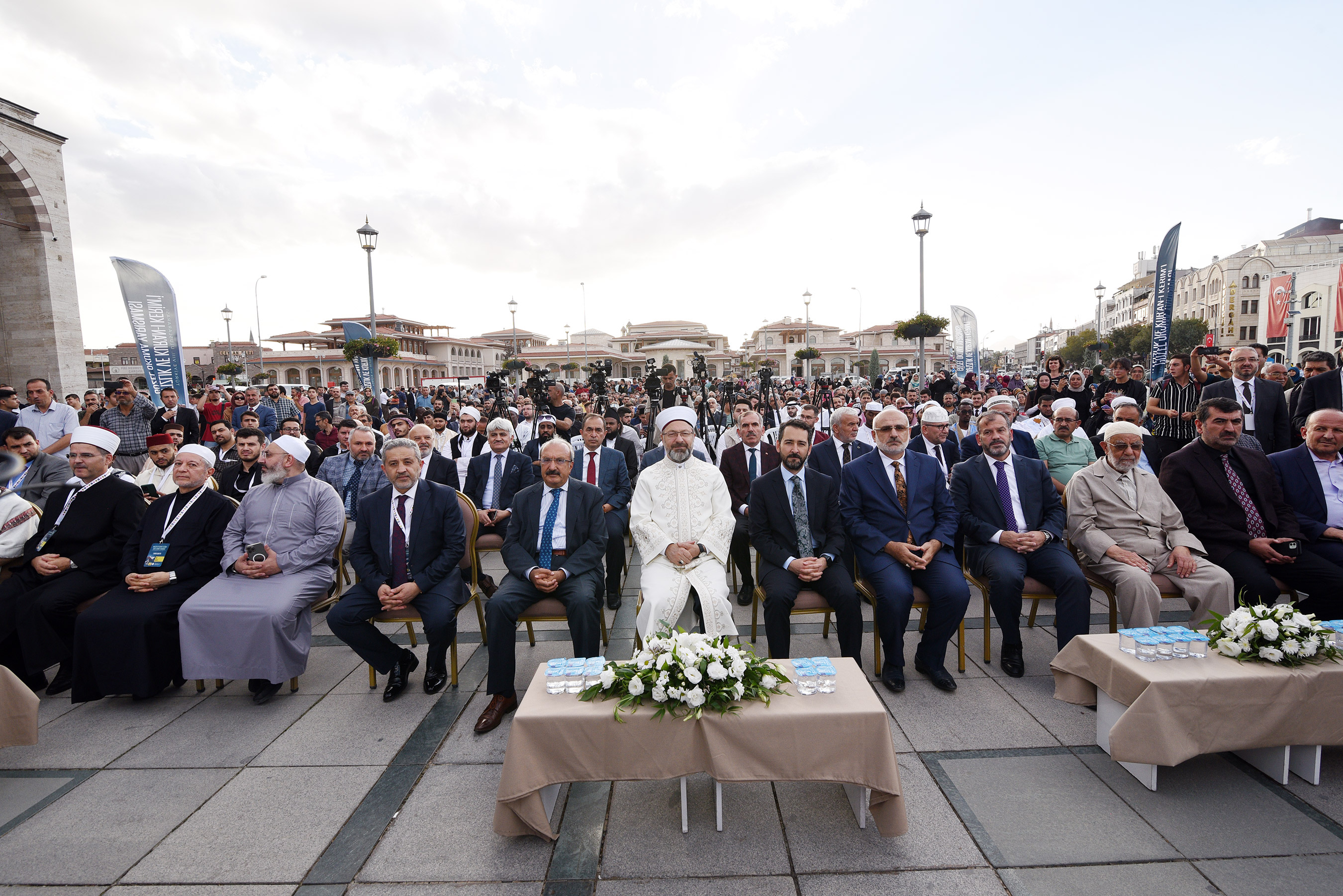 Uluslararası Hafızlık ve Kur'an-ı Kerim'i Güzel Okuma Yarışması Konya'da Başladı