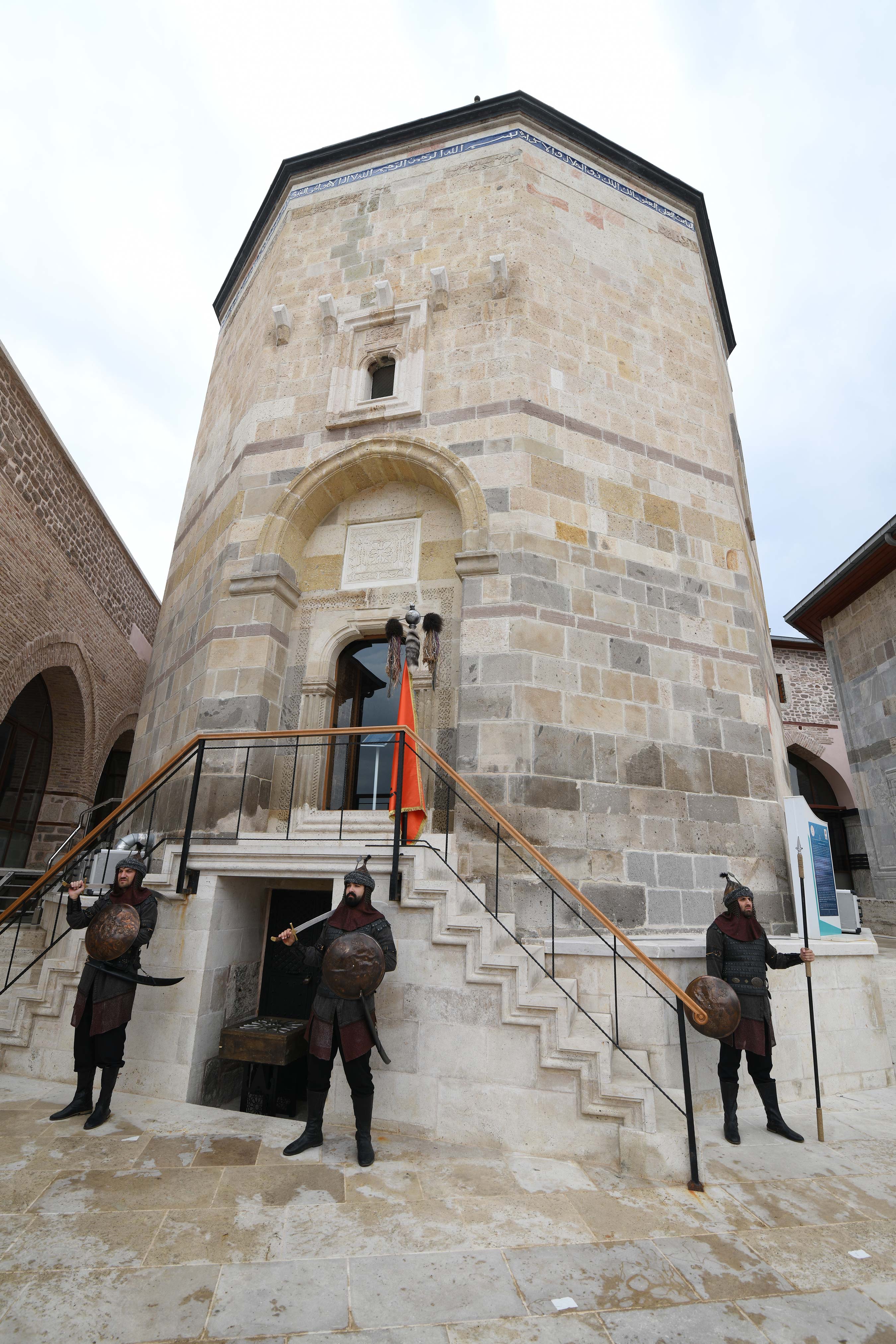 Konya'nın Başşehir Oluşunun 925. Yılı Kutlamaları Başladı