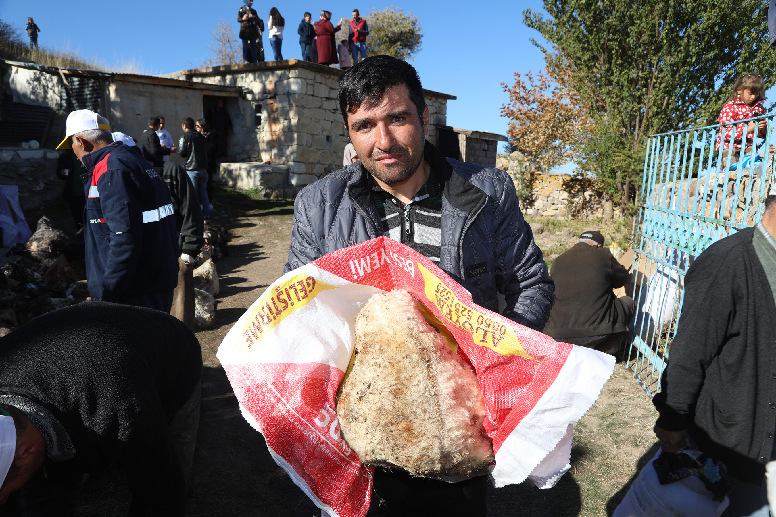 Konya Büyükşehir Kızılören'de Mağaradan Peynir Çıkarma Geleneğini Yaşatıyor 