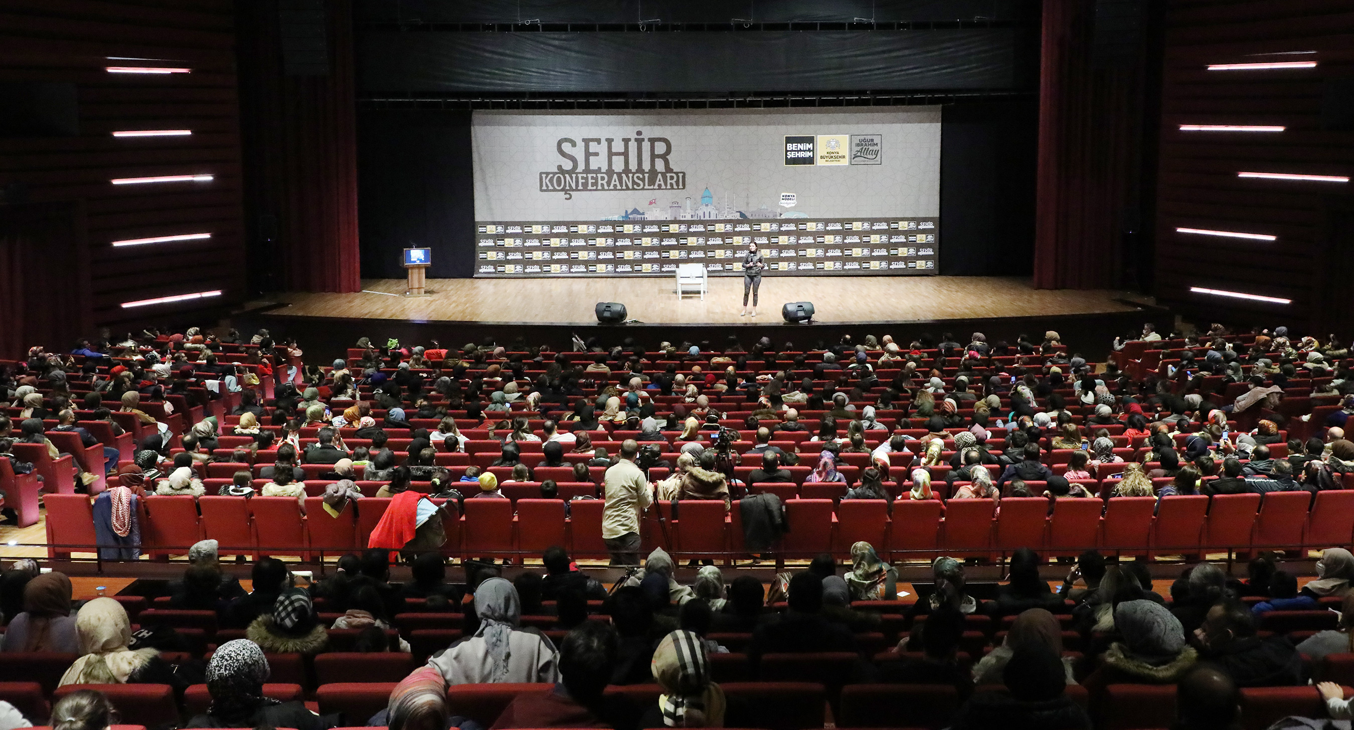 Şehir Konferanslarında Çocukla Sohbet Etmenin Önemi Anlatıldı