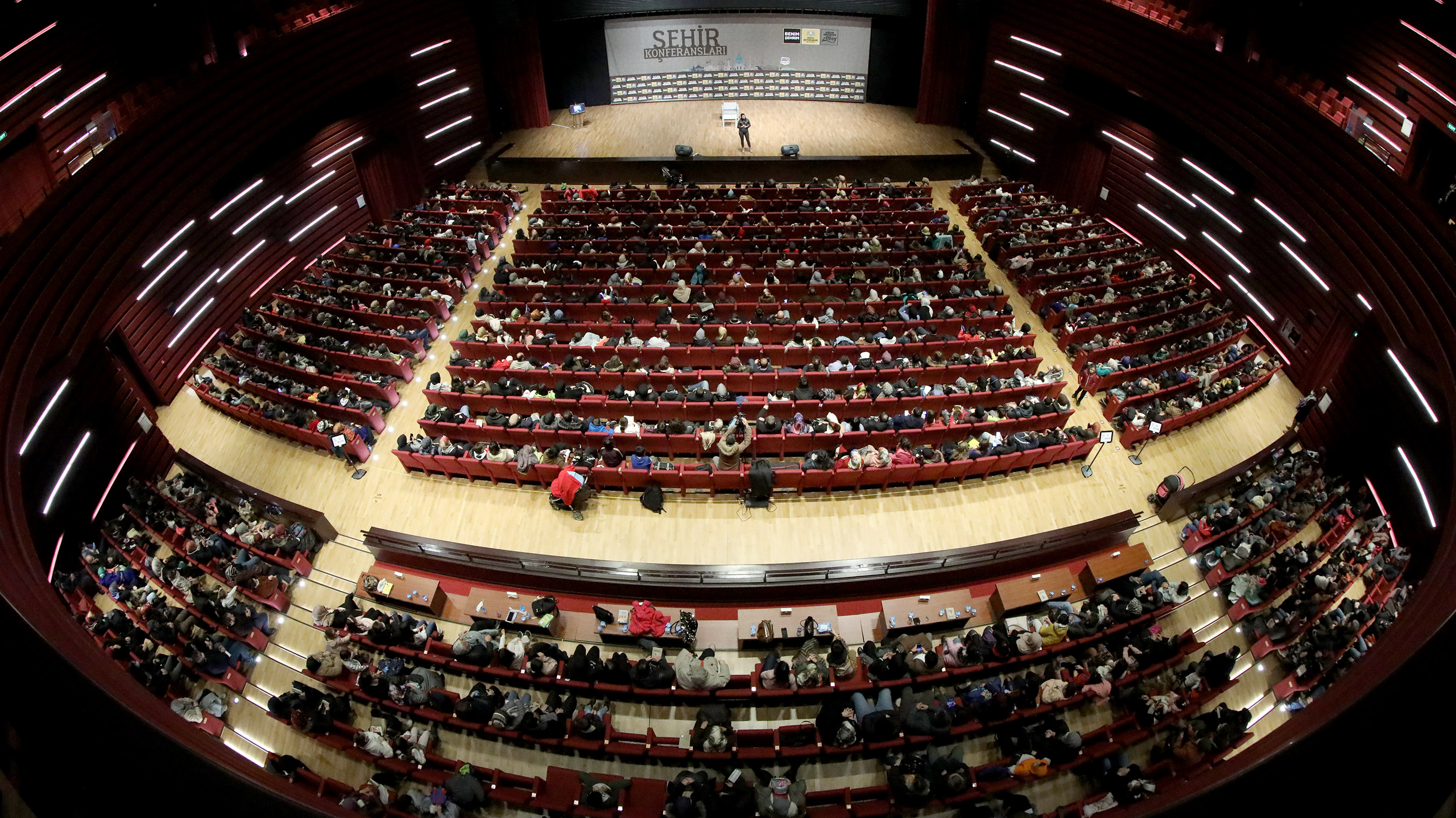 Şehir Konferanslarında Çocukla Sohbet Etmenin Önemi Anlatıldı