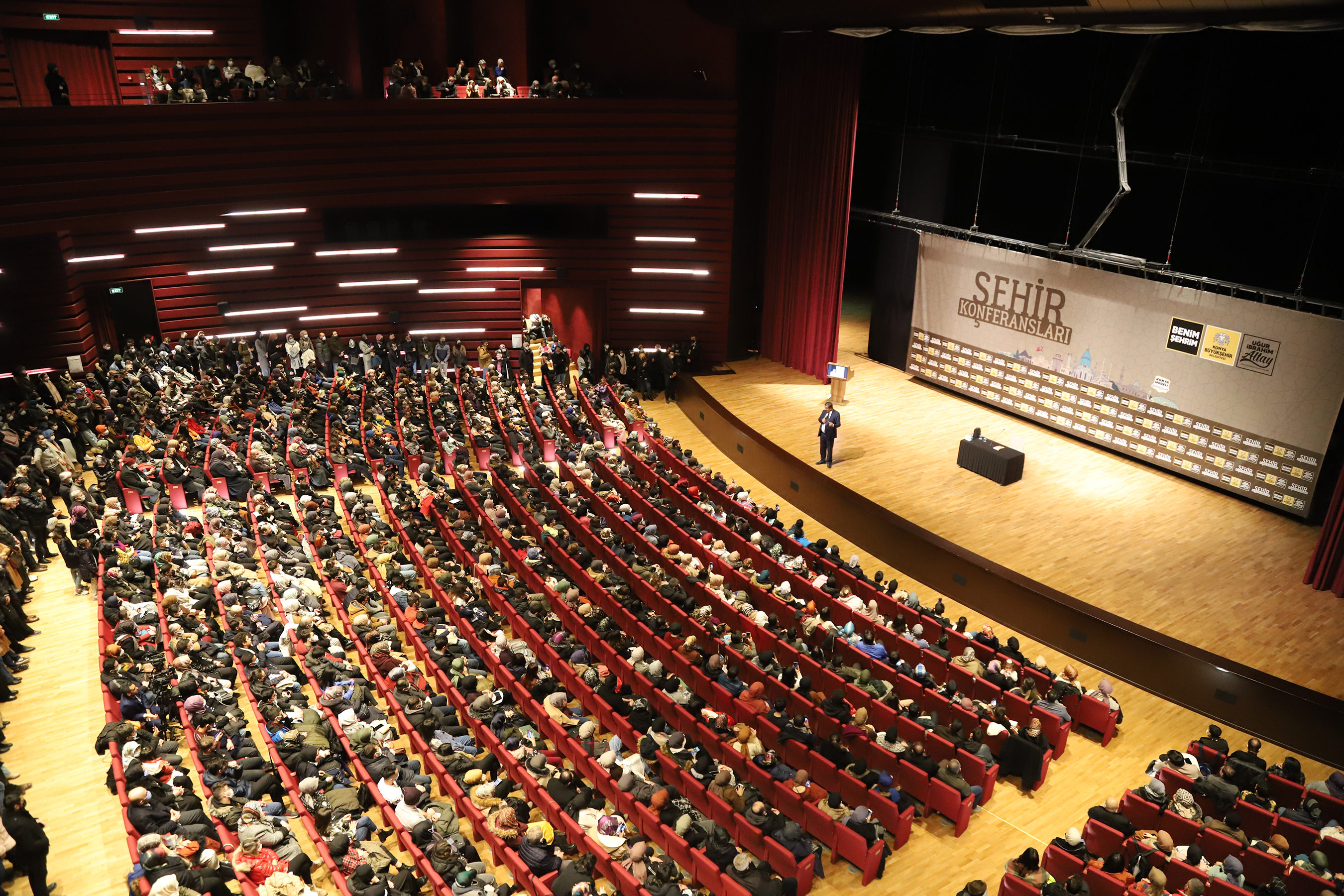 Şehir Konferanslarının Konuğu Hayati İnanç Oldu