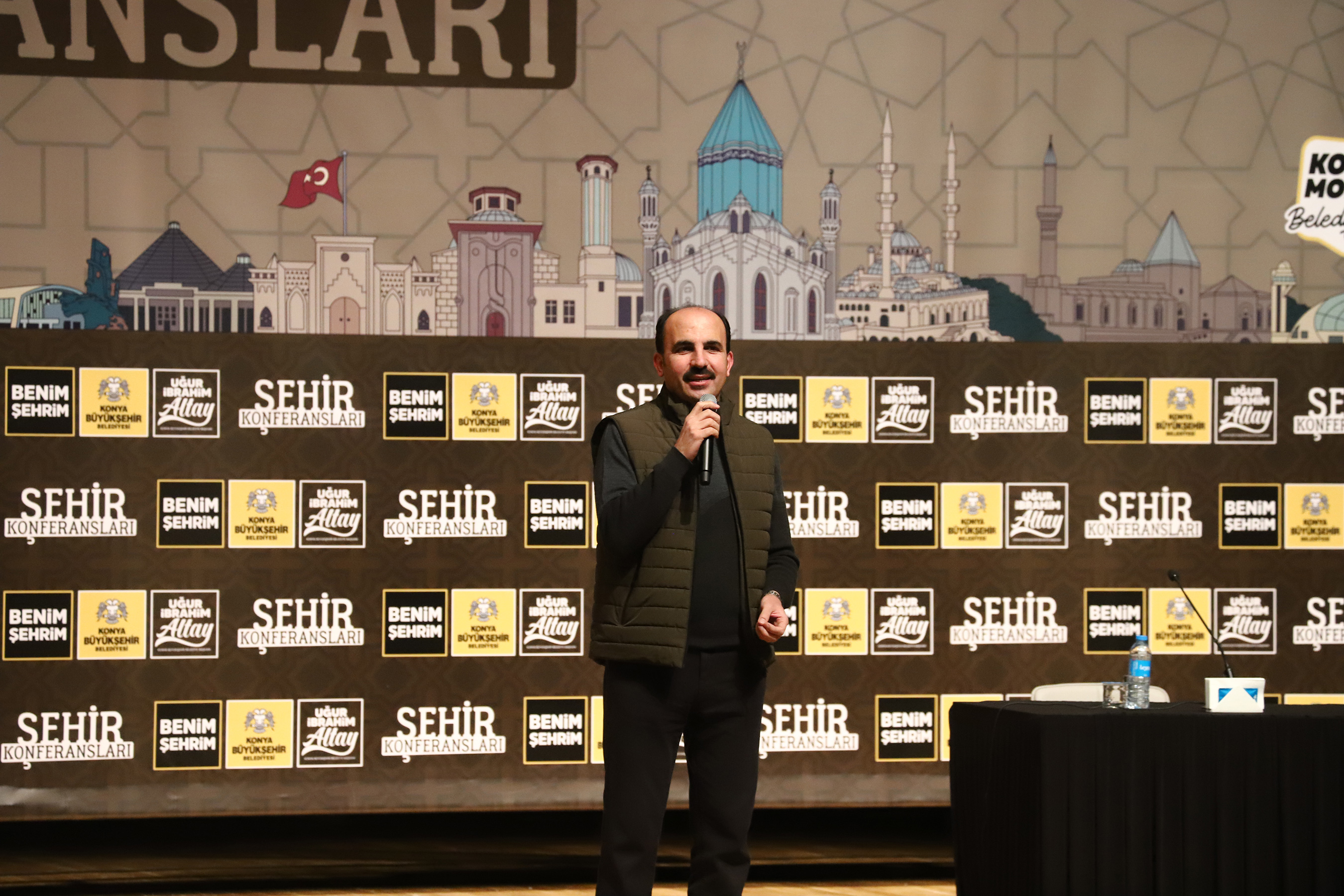 Şehir Konferanslarının Konuğu Hayati İnanç Oldu