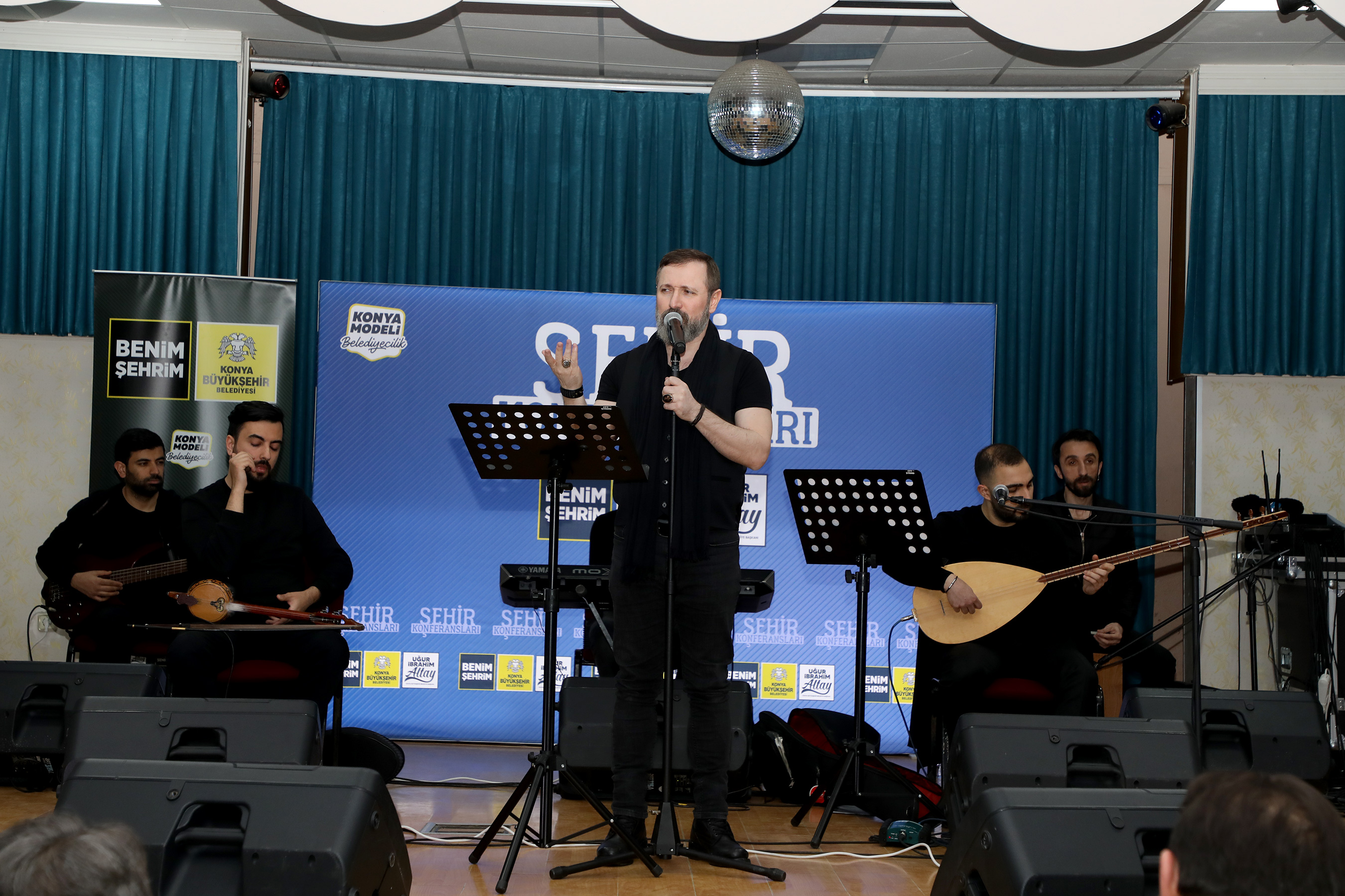 Şehir Konferansları Sevilen İsimleri İlçelerdeki Vatandaşlarla Buluşturdu