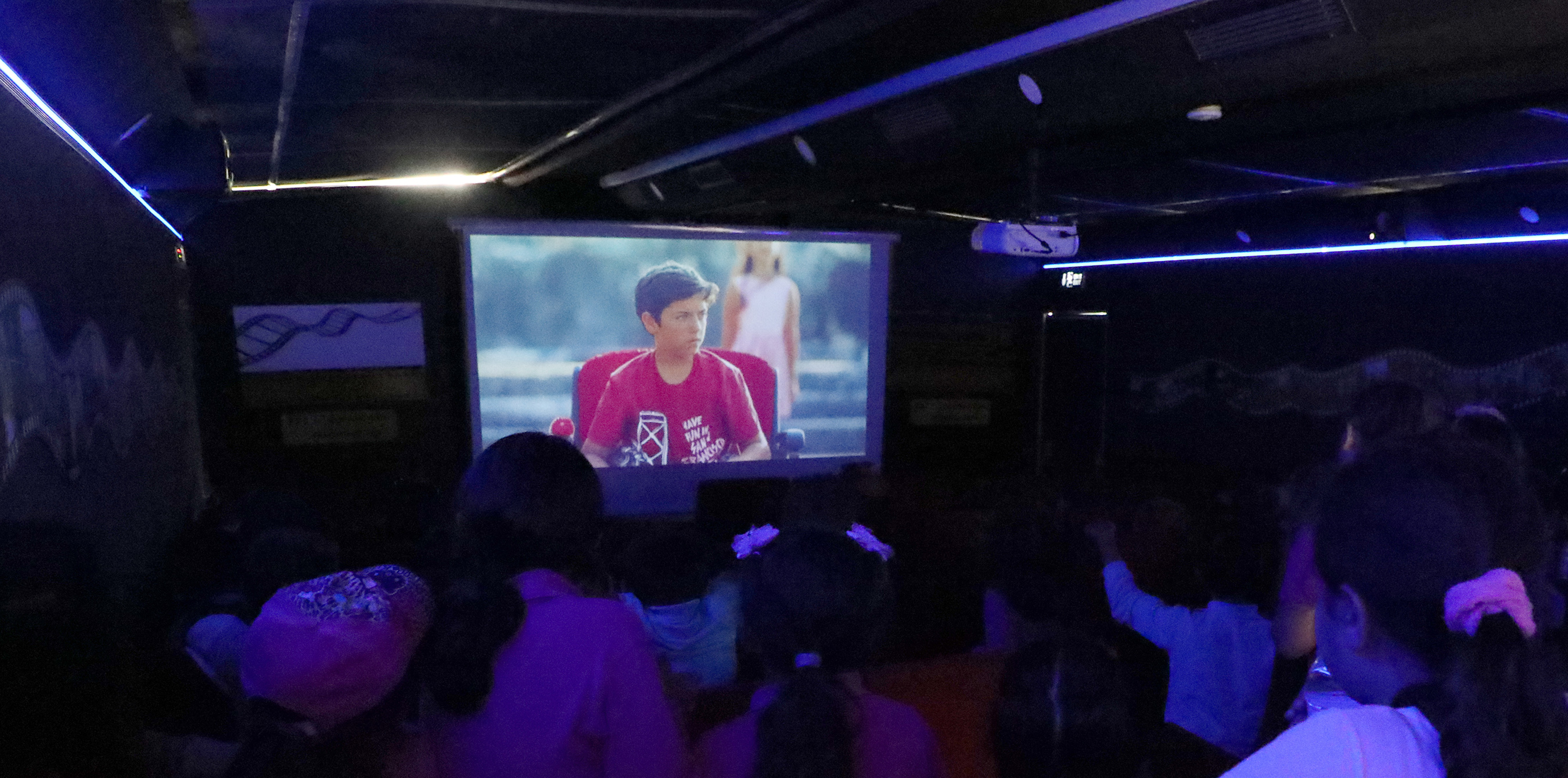 'Gezen Sinema Tırı' İlçelerdeki Çocukları Sinema İle Buluşturuyor