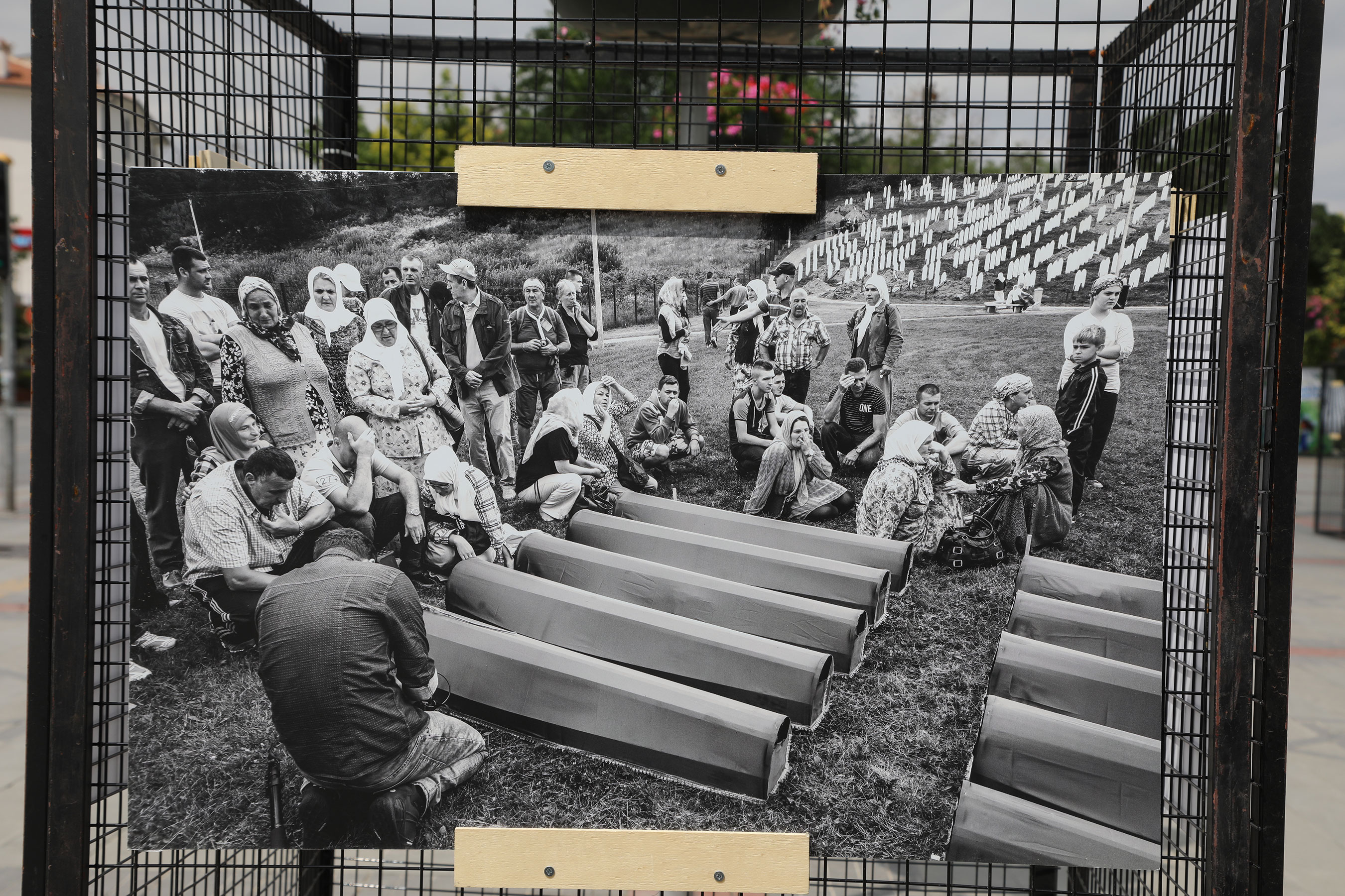 Konya Büyükşehir Srebrenitsa Şehitlerini Anmak İçin Fotoğraf Sergisi Açtı