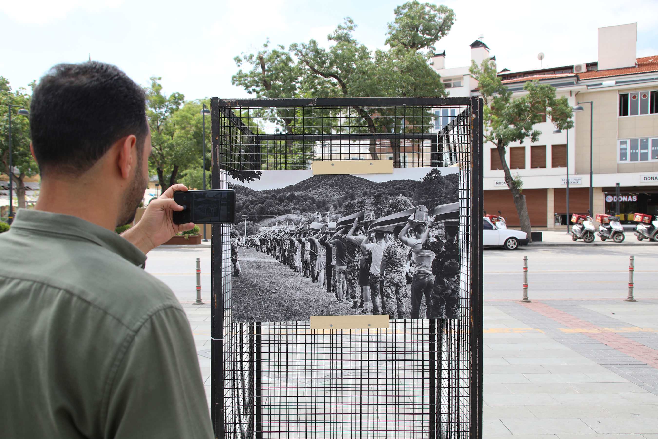 Konya Büyükşehir Srebrenitsa Şehitlerini Anmak İçin Fotoğraf Sergisi Açtı
