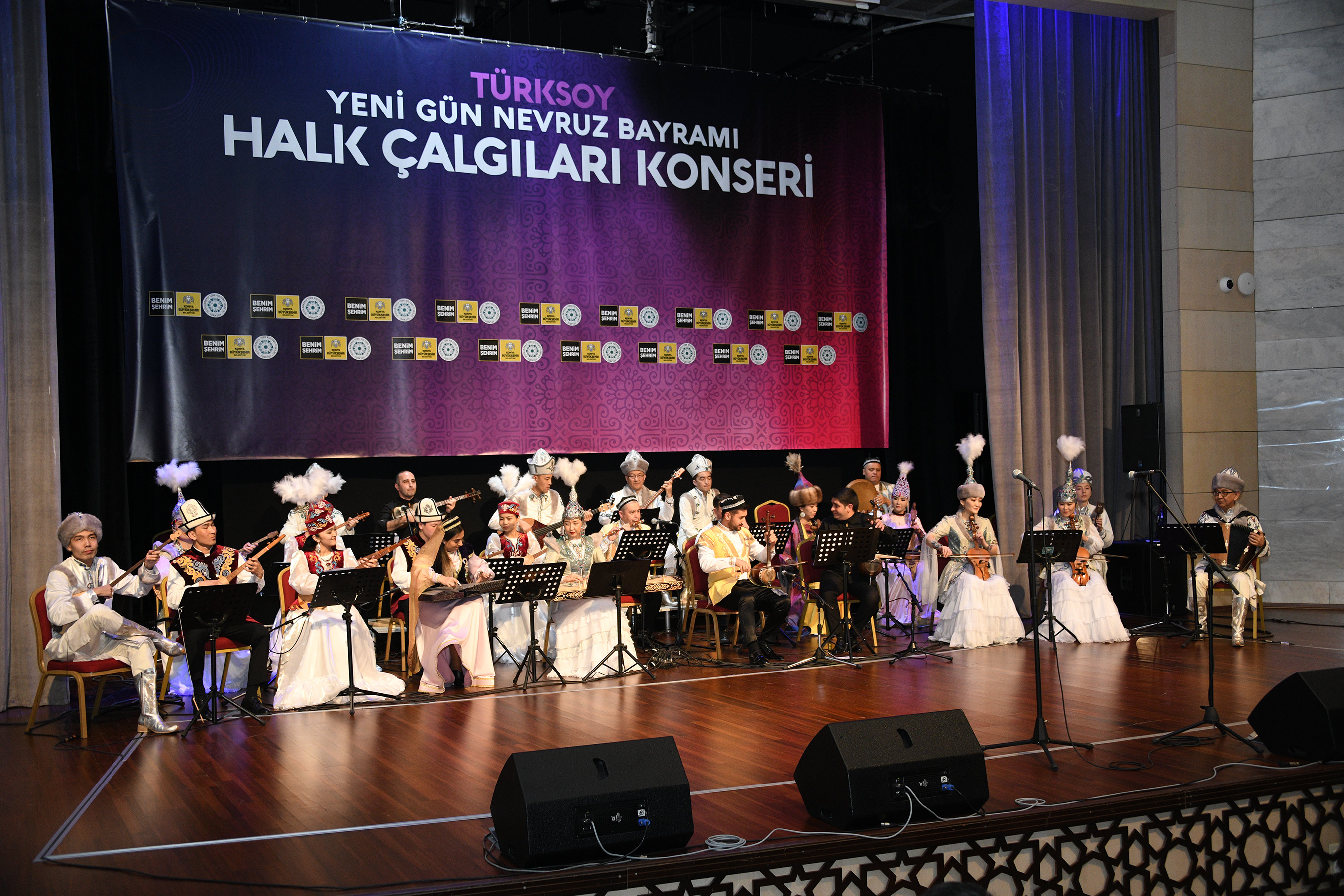 Konya'da Türk Dünyası Müzikleri Yankılandı