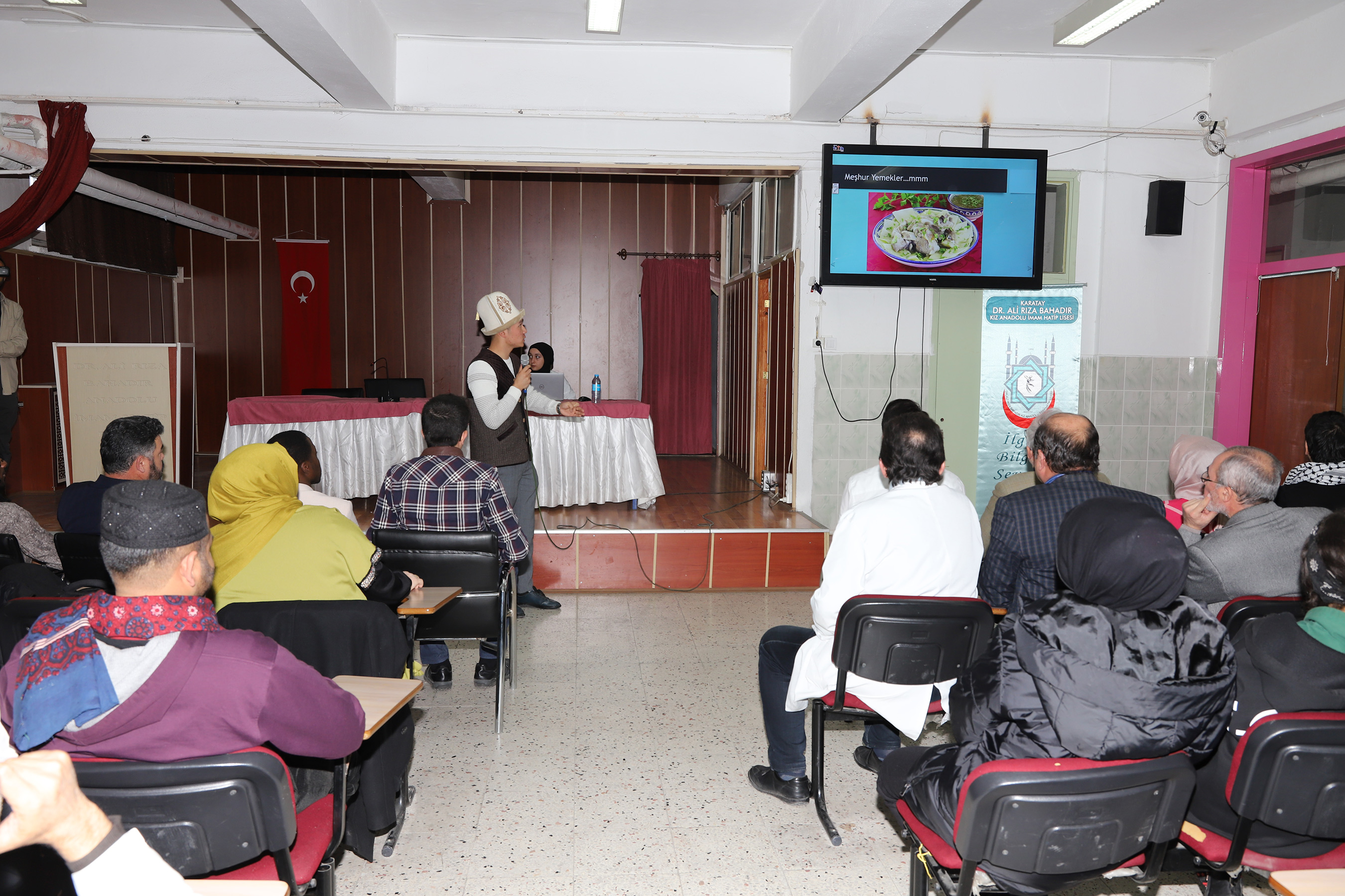 Büyükşehir Gençlik Meclisi Uluslararası Öğrencileri Konyalı Gençlerle Buluşturuyor