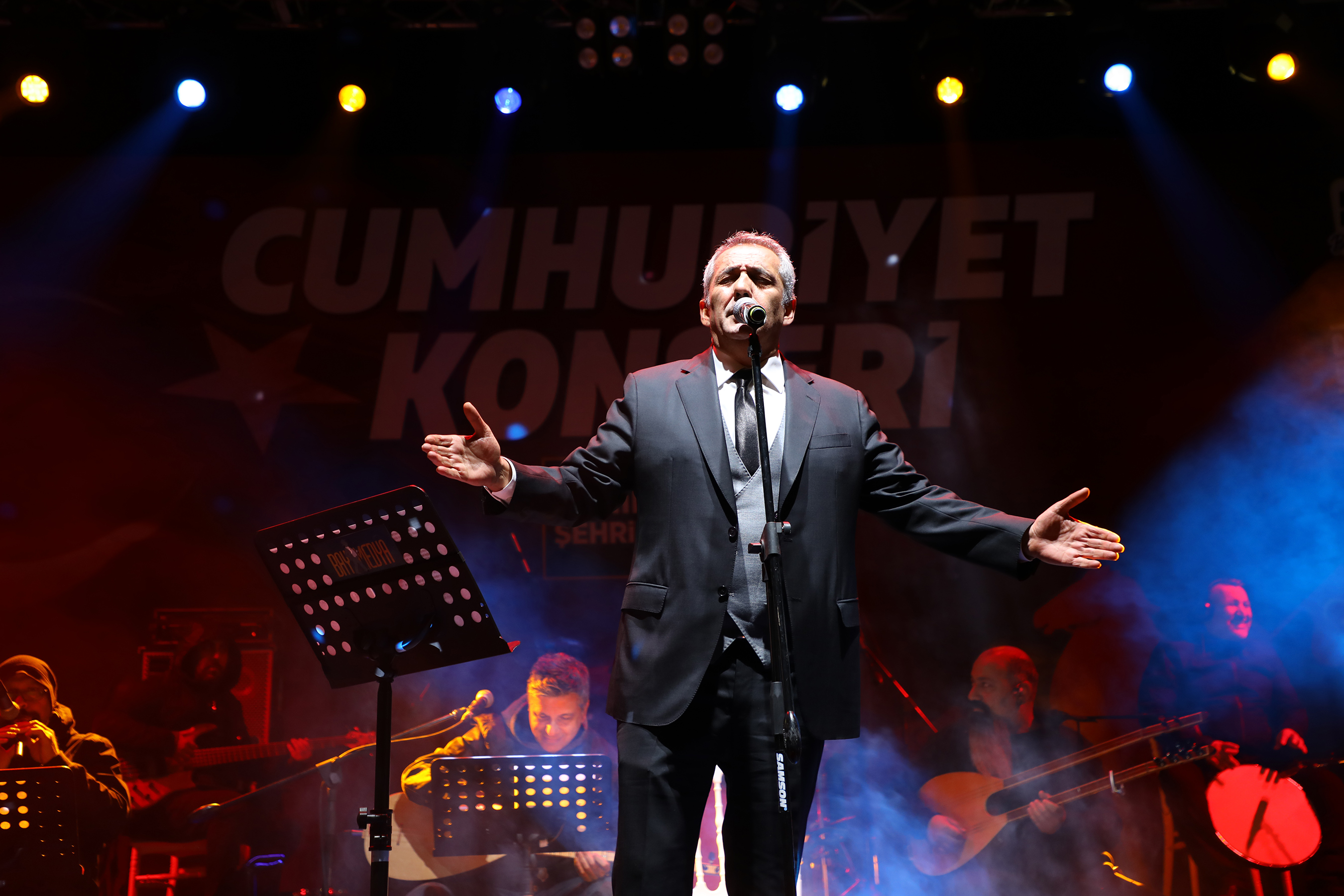 Konya Büyükşehir Akşehir ve Ereğli'de Cumhuriyet Konserleri Düzenledi 
