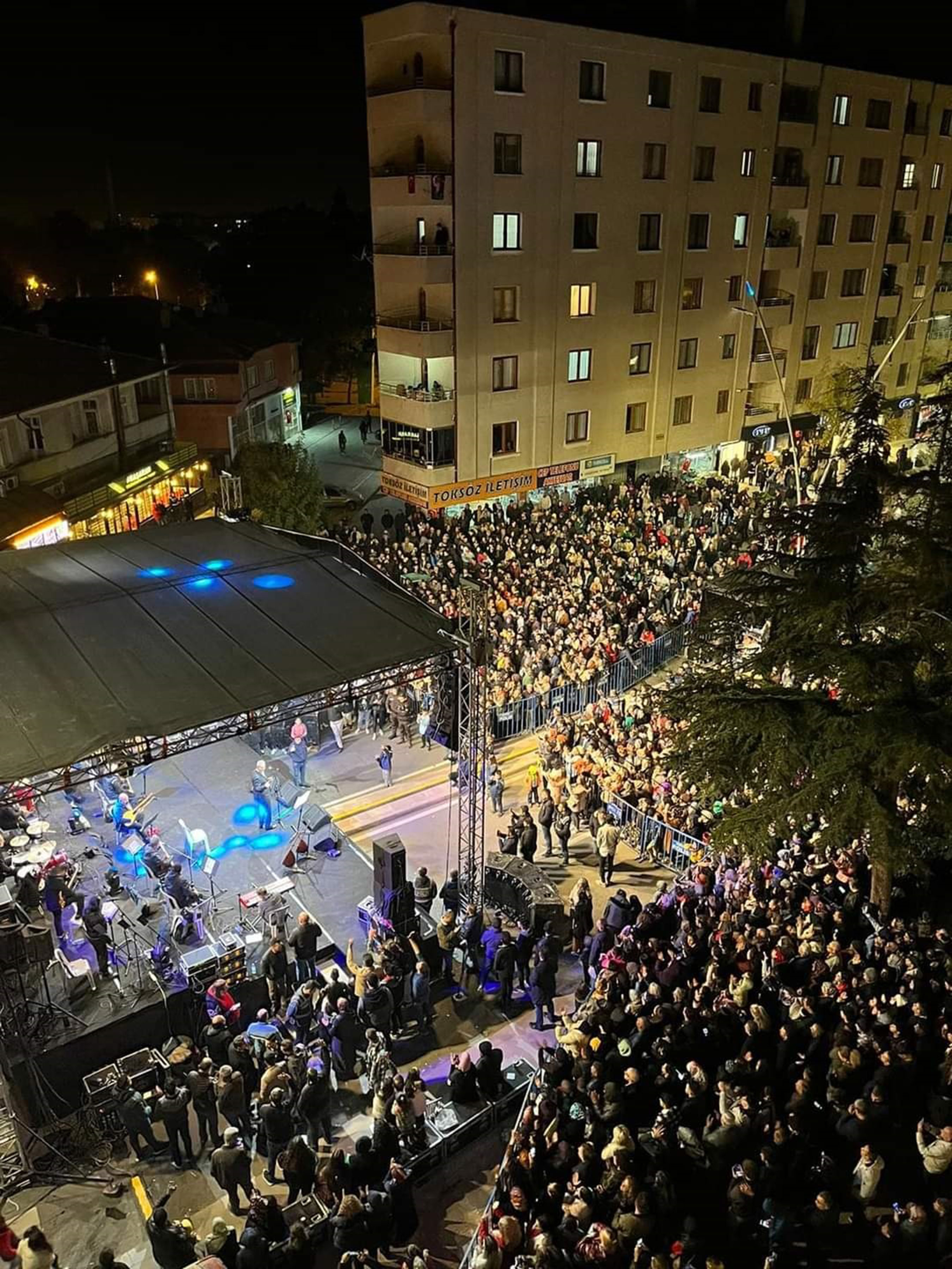 Konya Büyükşehir Akşehir ve Ereğli'de Cumhuriyet Konserleri Düzenledi 