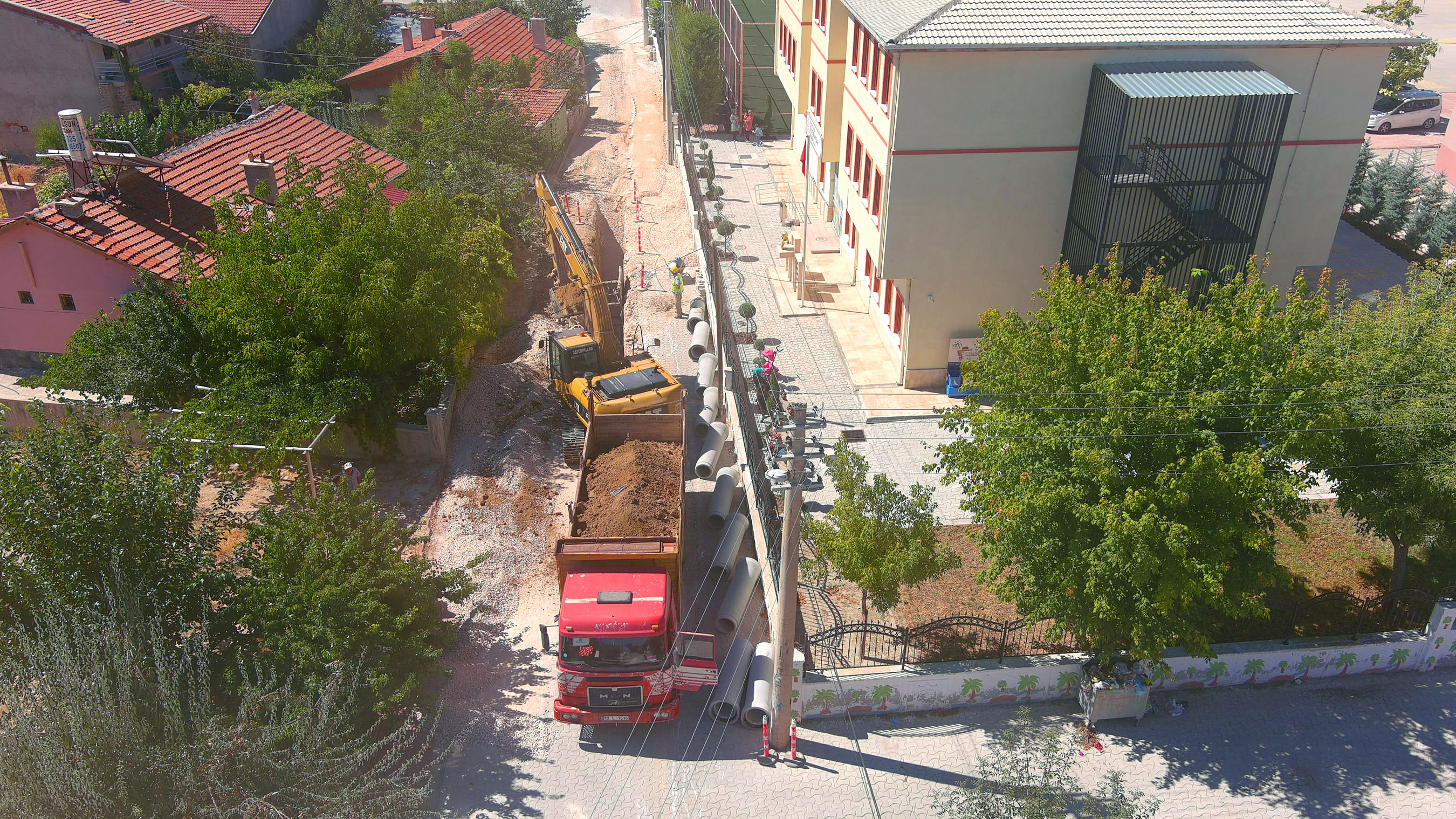 Konya Büyükşehir'in Merkez ve İlçelerde Altyapı Seferberliği Sürüyor 