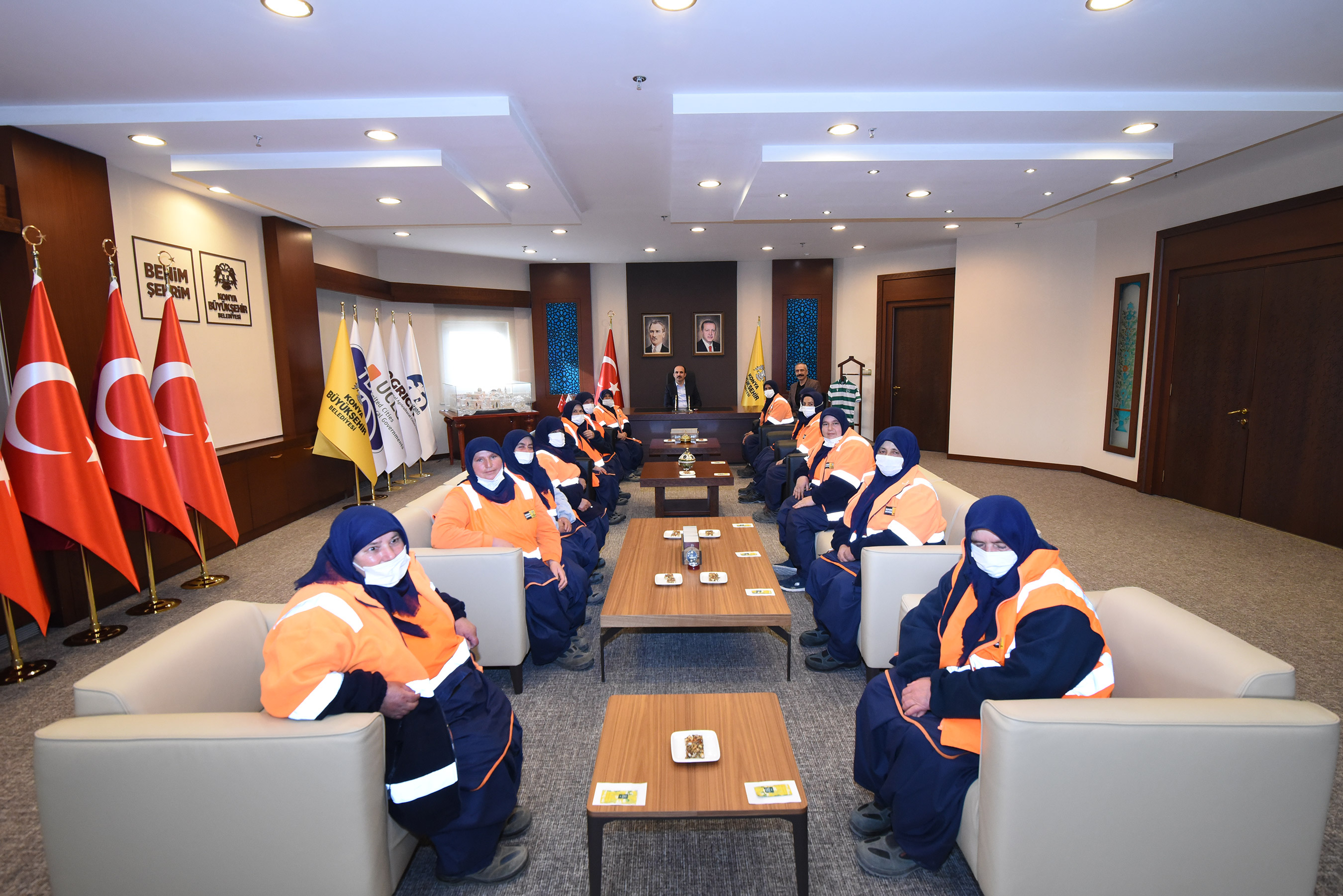 Başkan Altay Park ve Bahçeler Dairesi'nin Kadın Çalışanlarıyla Buluştu