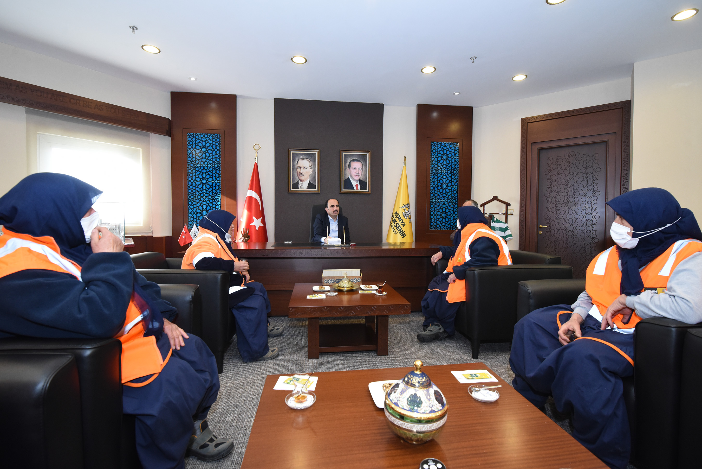 Başkan Altay Park ve Bahçeler Dairesi'nin Kadın Çalışanlarıyla Buluştu