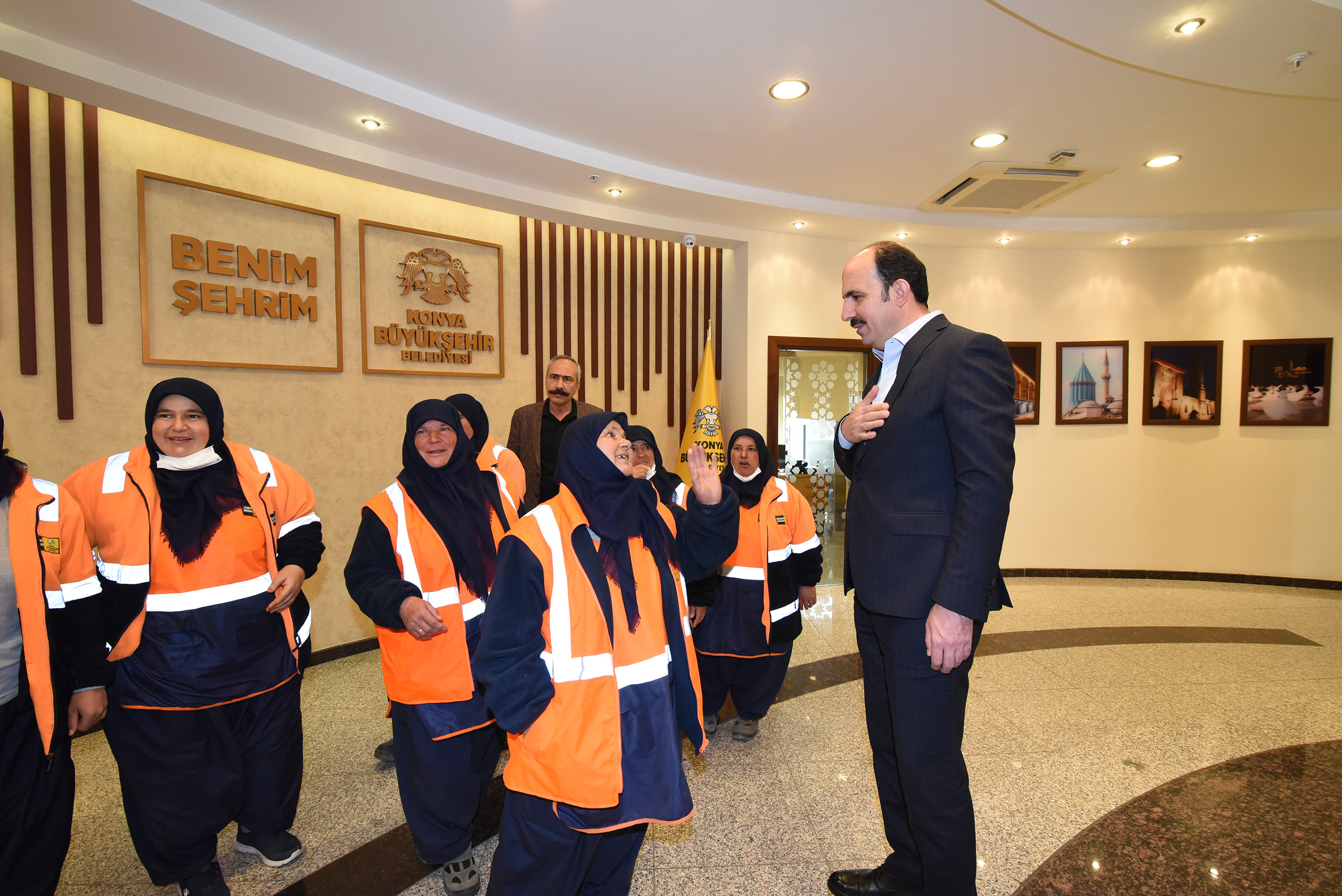 Başkan Altay Park ve Bahçeler Dairesi'nin Kadın Çalışanlarıyla Buluştu